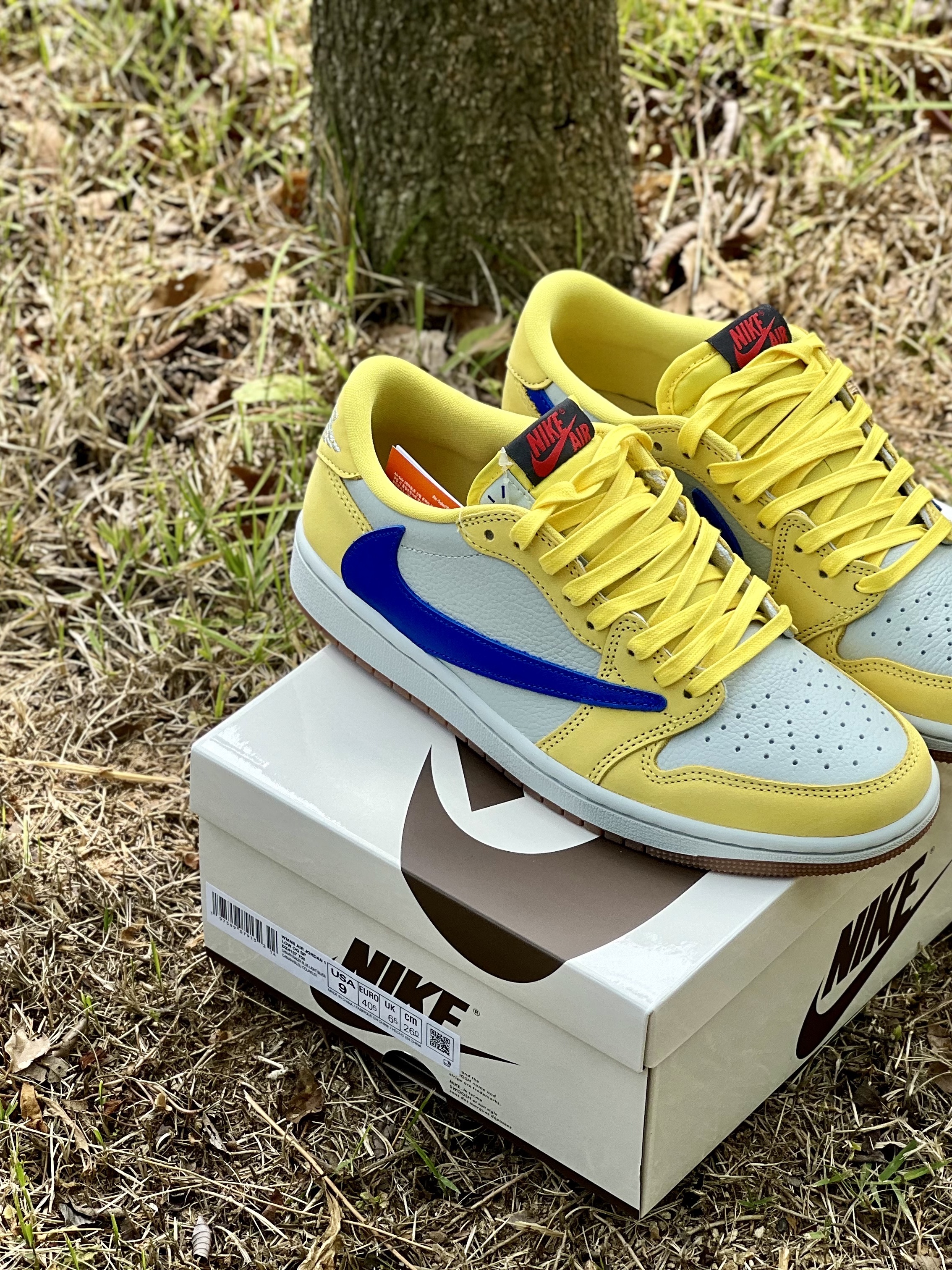 (W) Jordan 1 x Travis Scott Retro Low OG SP Canary 착용 스타일 - 3