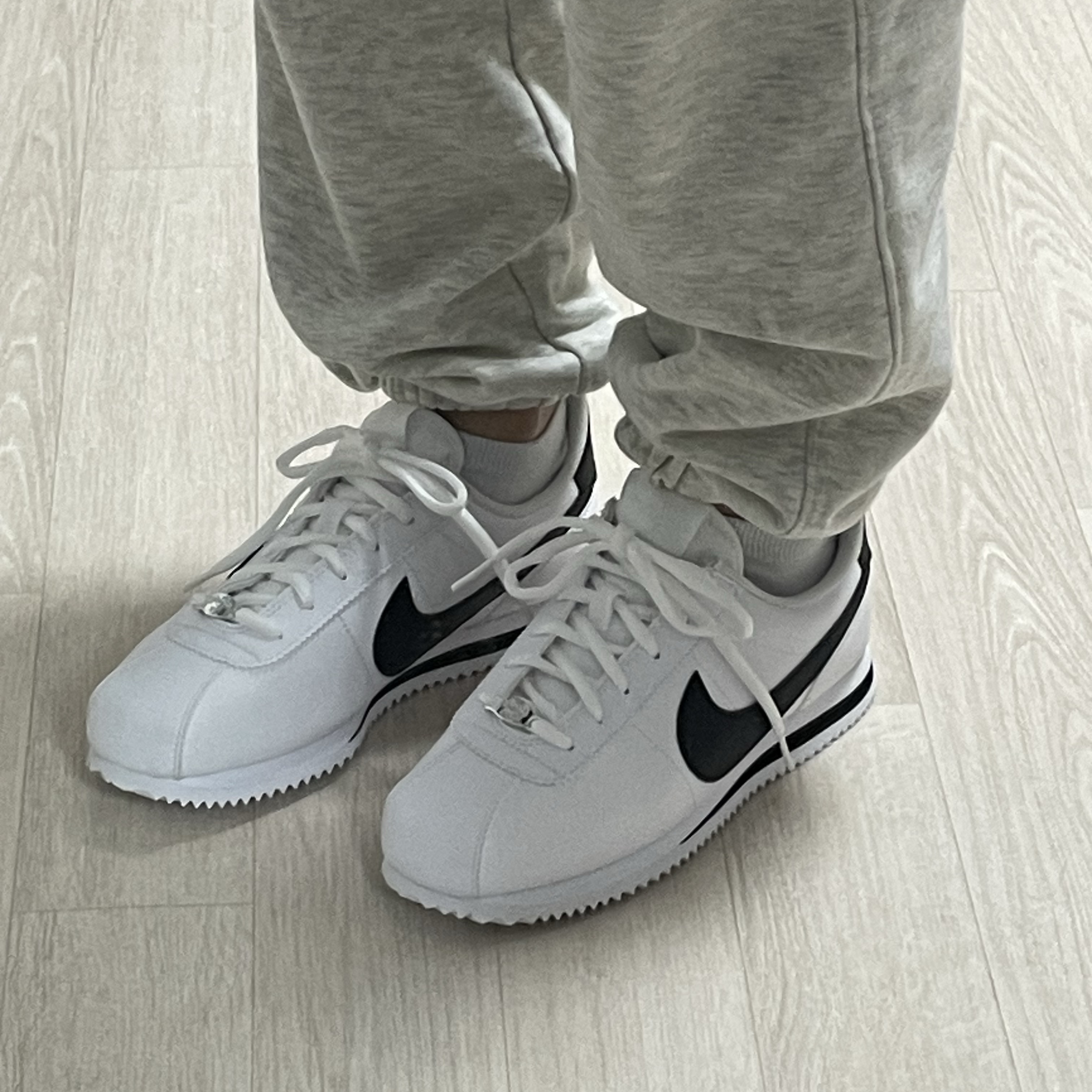 (GS) Nike Cortez Basic SL White Black 착용 스타일