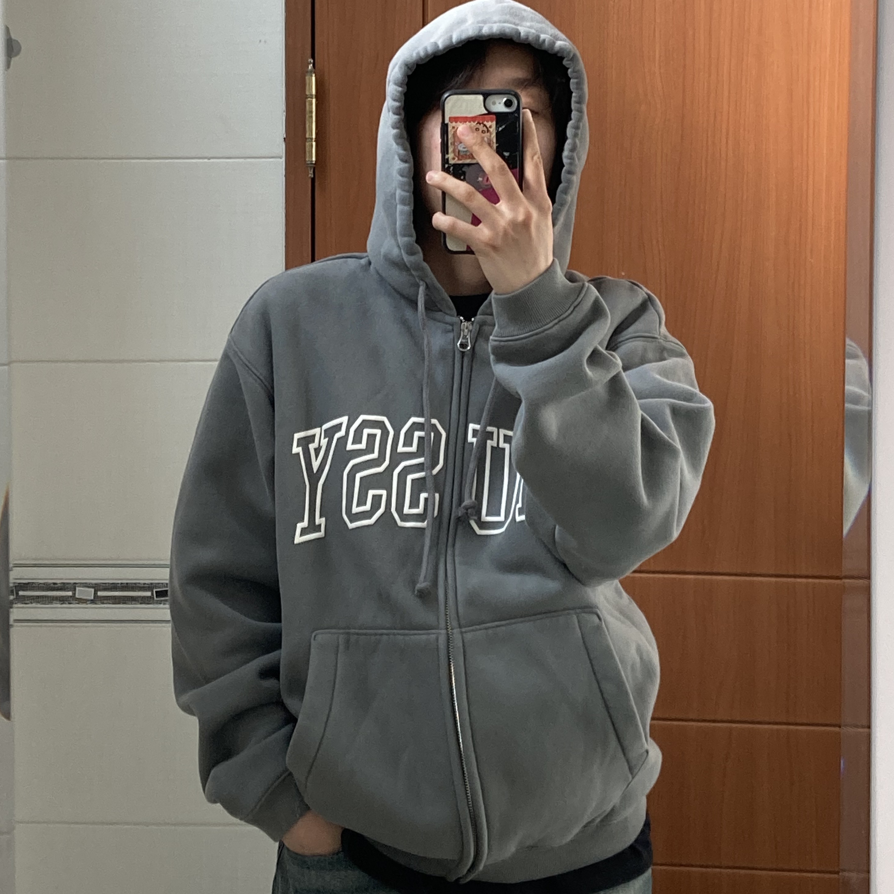 Stussy Outline Zip Hoodie Grey 착용 스타일