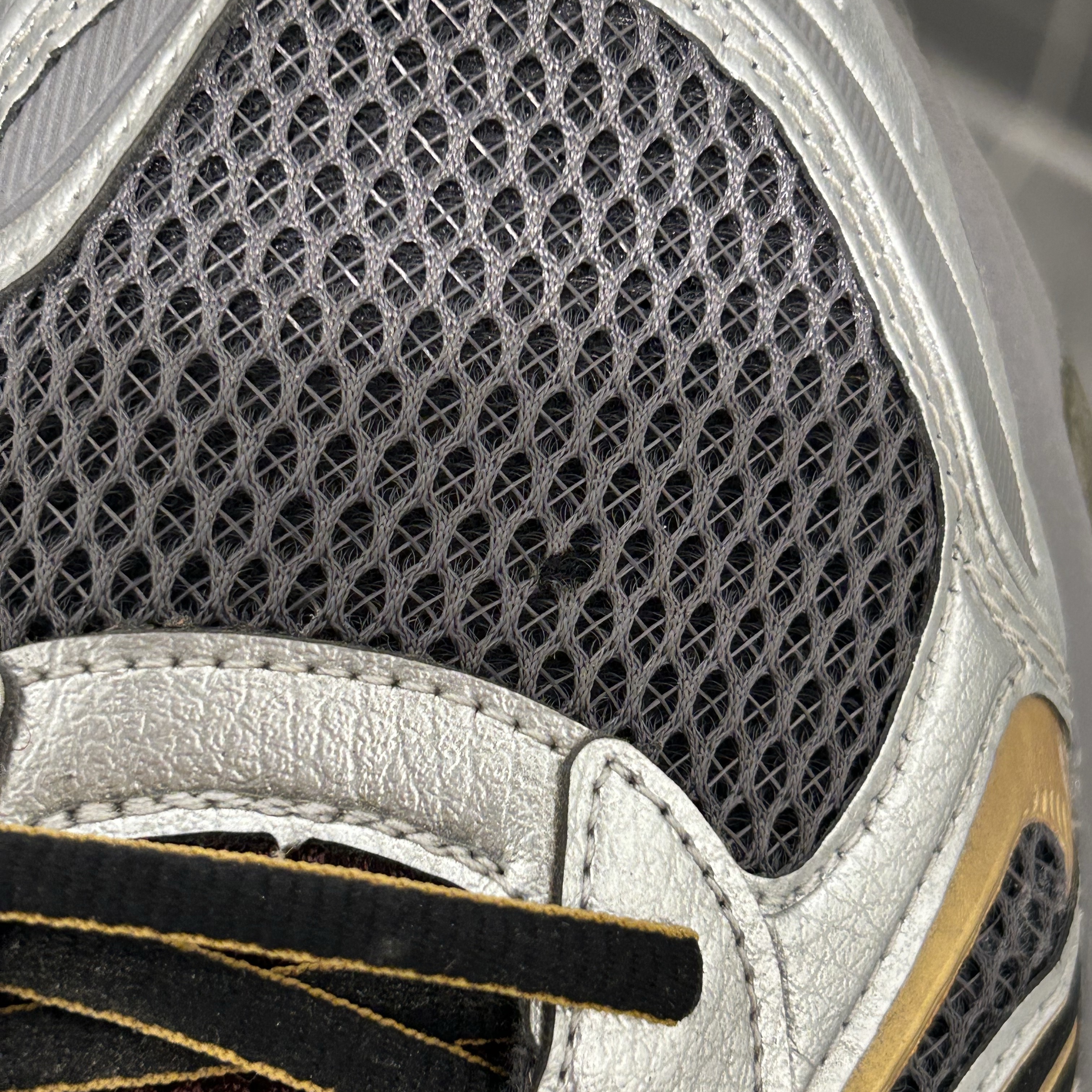 Asics Gel-Quantum Kinetic Carbon Pure Gold 착용 스타일