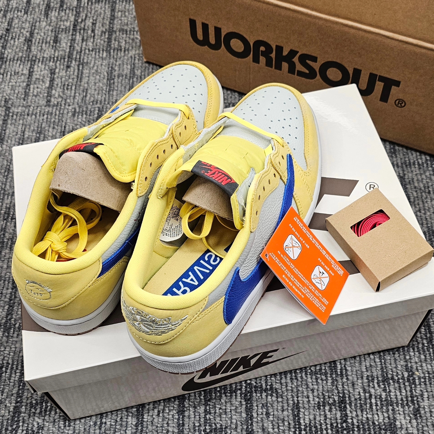 (W) Jordan 1 x Travis Scott Retro Low OG SP Canary 착용 스타일 - 9