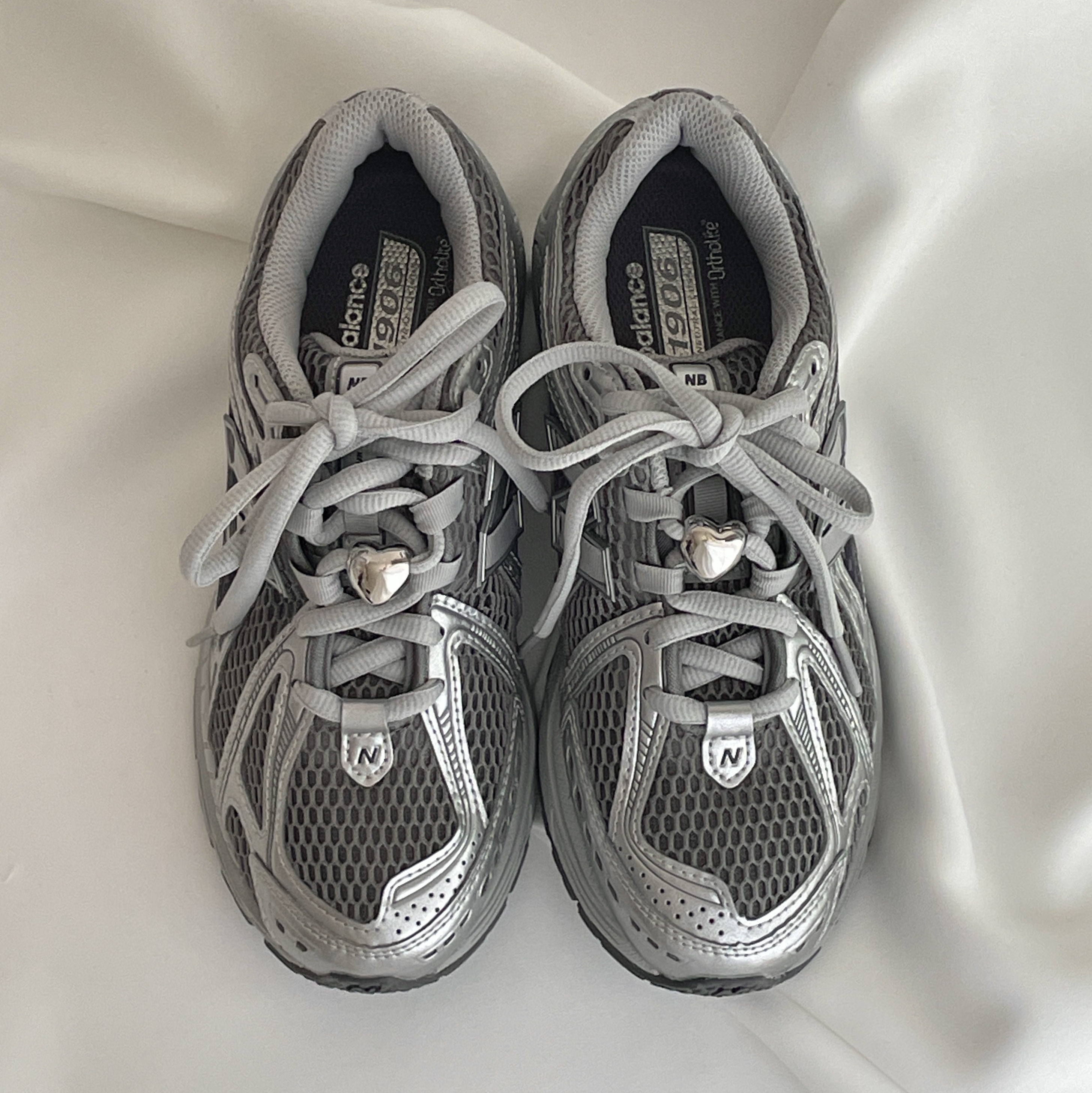 New Balance 1906R Harbor Grey Silver Metalic 착용 스타일 - 2