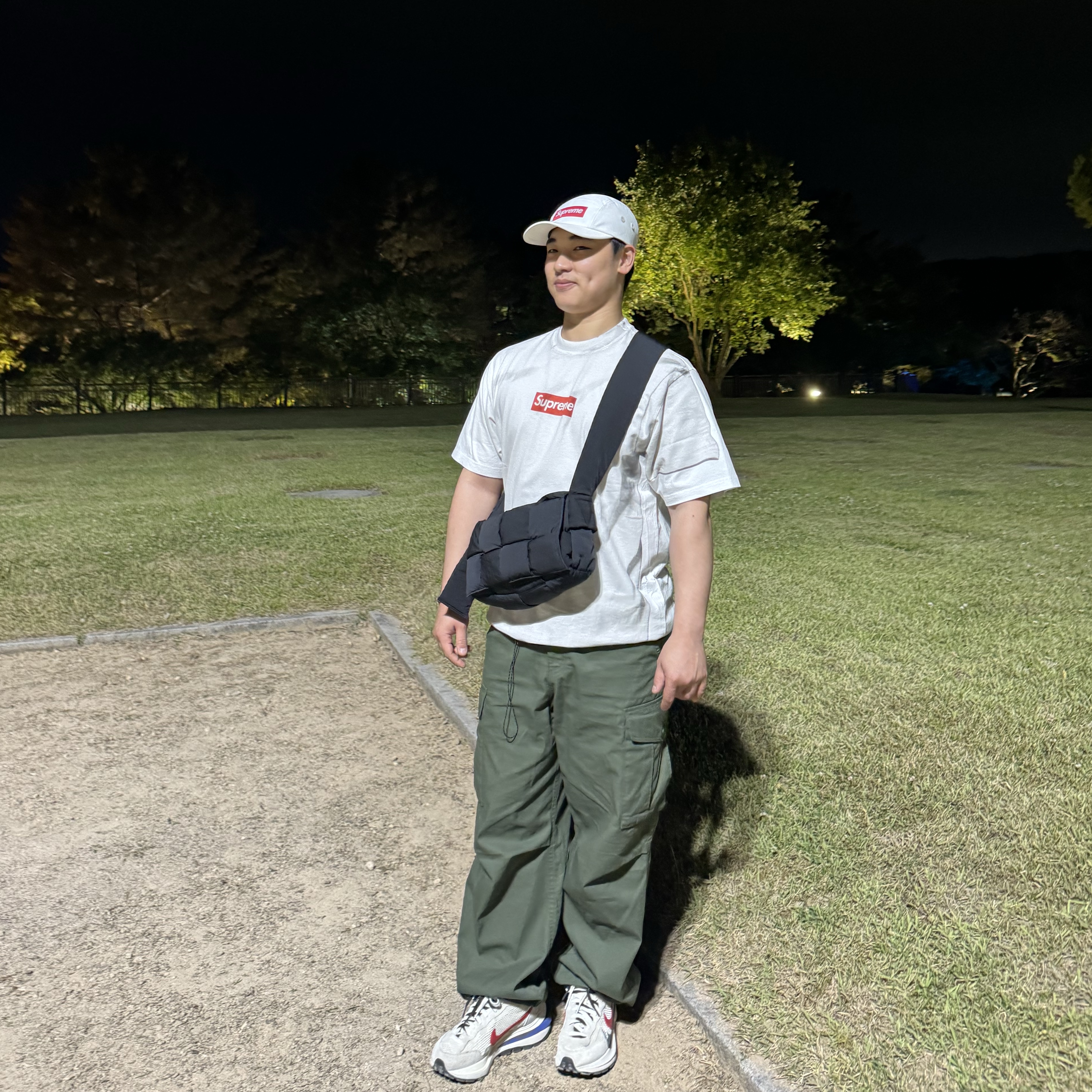 Supreme x MM6 Maison Margiela Box Logo T-Shirt White - 24SS, Supreme Coated Cordura Camp Cap White - 22SS 착용 스타일