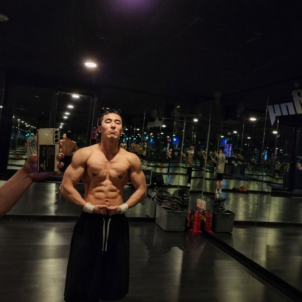 KREAM 프로필 이미지