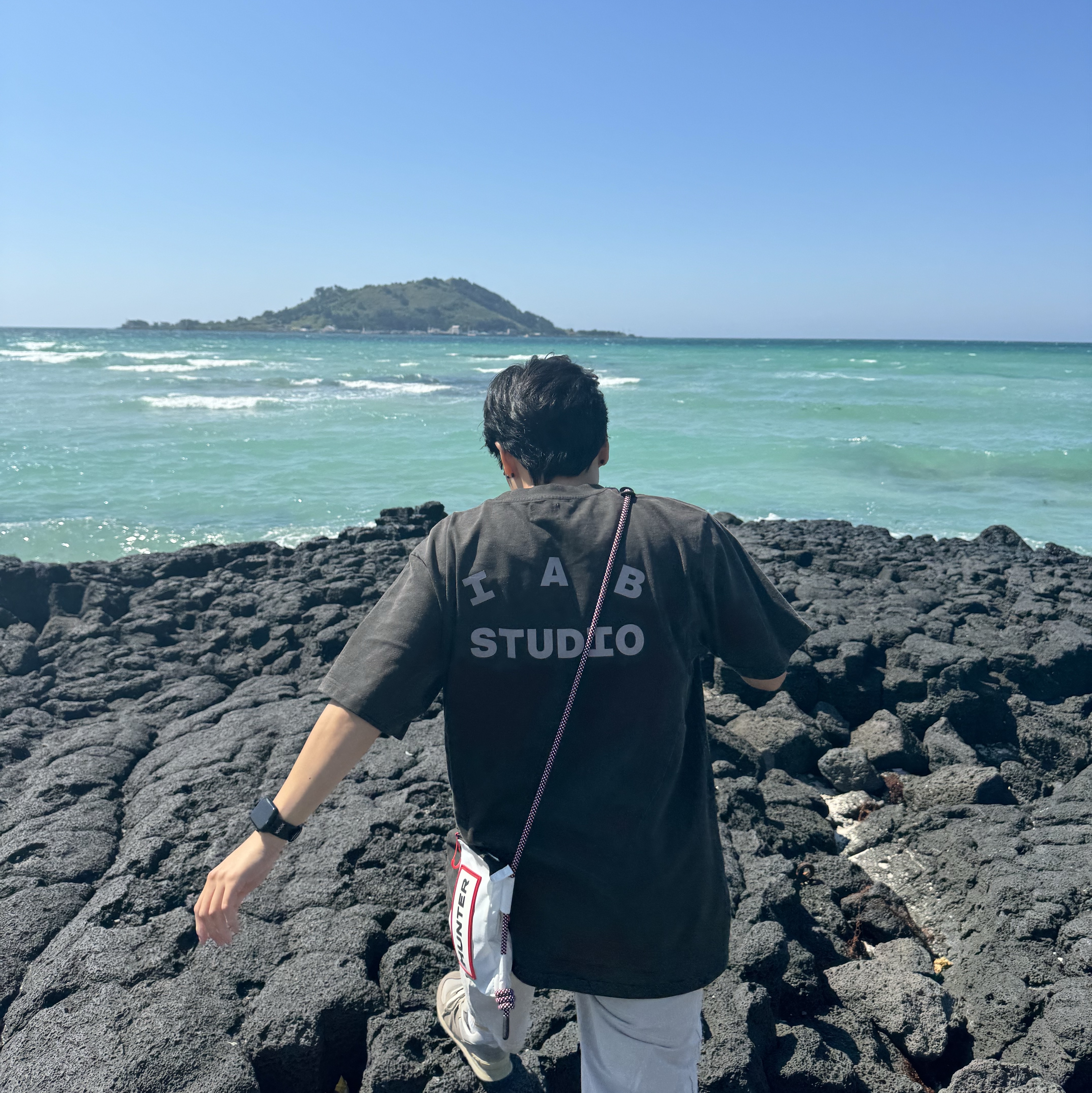 IAB Studio x Obey Icon Heavyweight Box T-Shirt Digital Black 착용 스타일