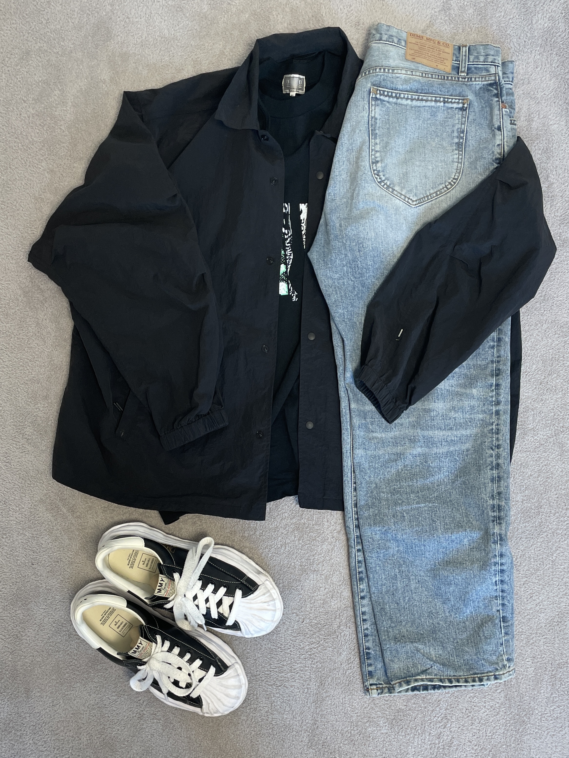 Maison Mihara Yasuhiro Blakey OG Sole Leather Low-top Sneakers Black 착용 스타일 - 4