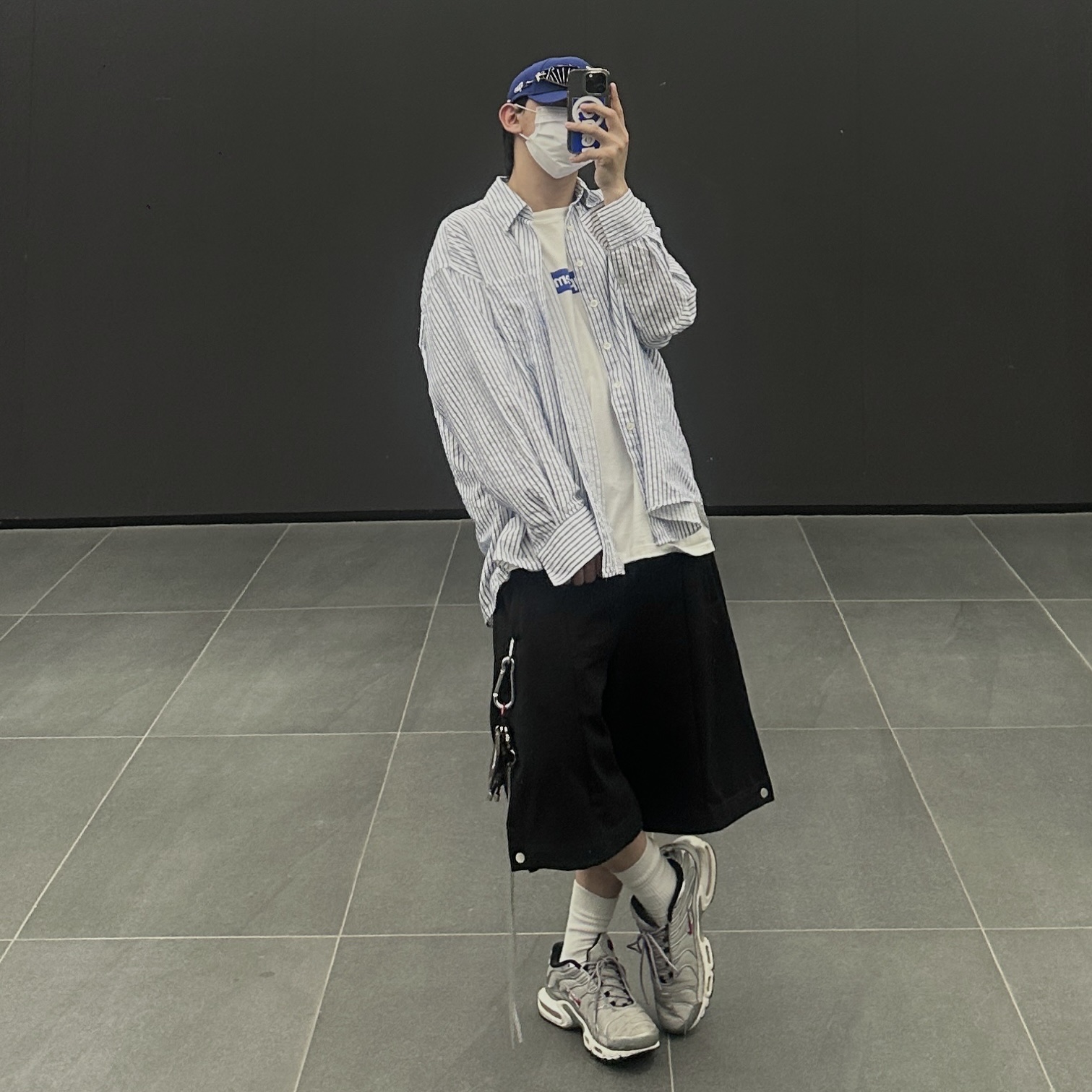 Our Legacy Borrowed BD Shirt White Blue Crinkled Stripe, Supreme Seoul Box Logo T-Shirt White - 23FW 착용 스타일
