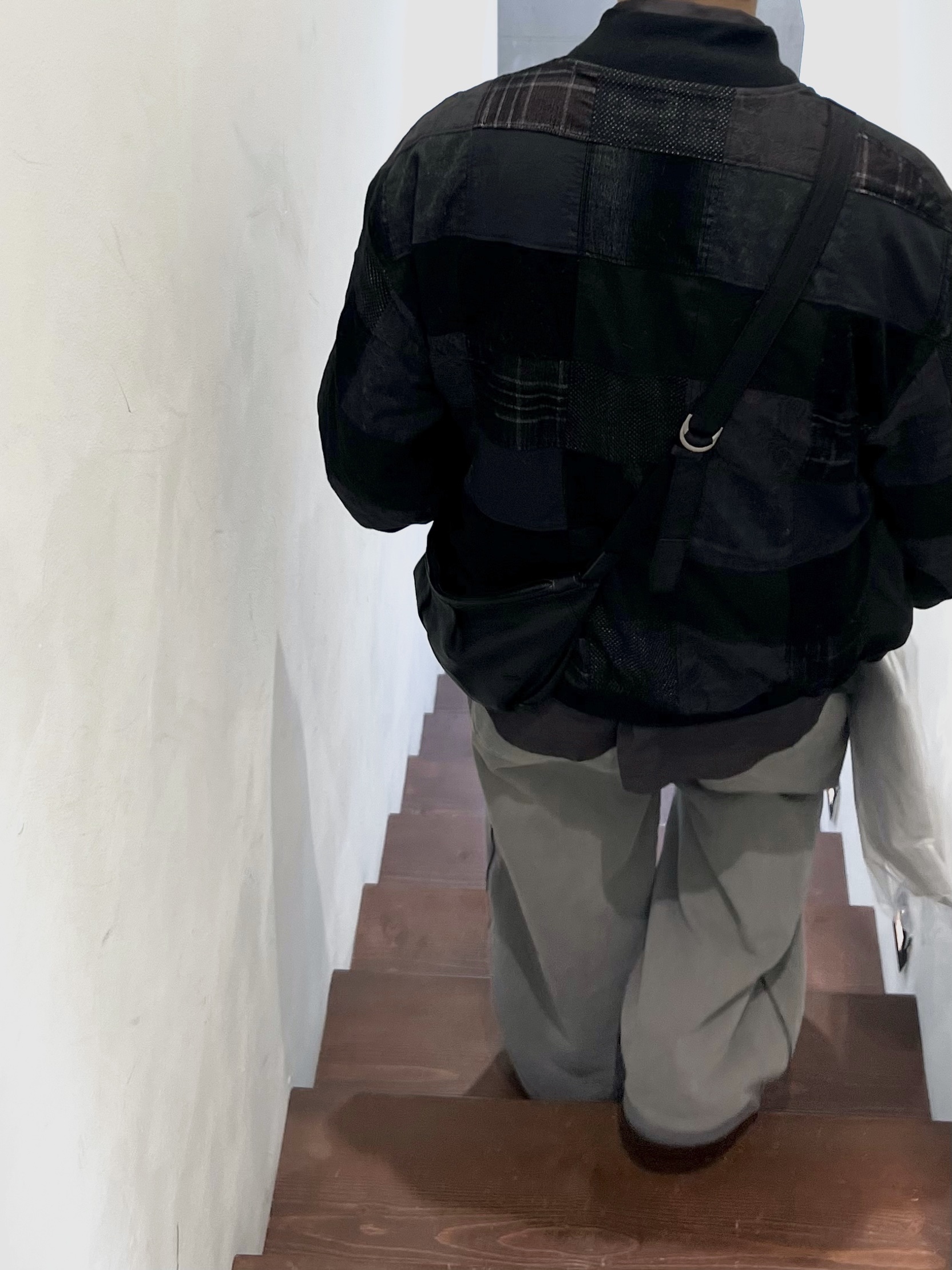 Polyteru Calf Bag Black Lambskin, Polyteru 1011 Fatigue Sweatpants 1.2v Dirty Gray 착용 스타일 - 2
