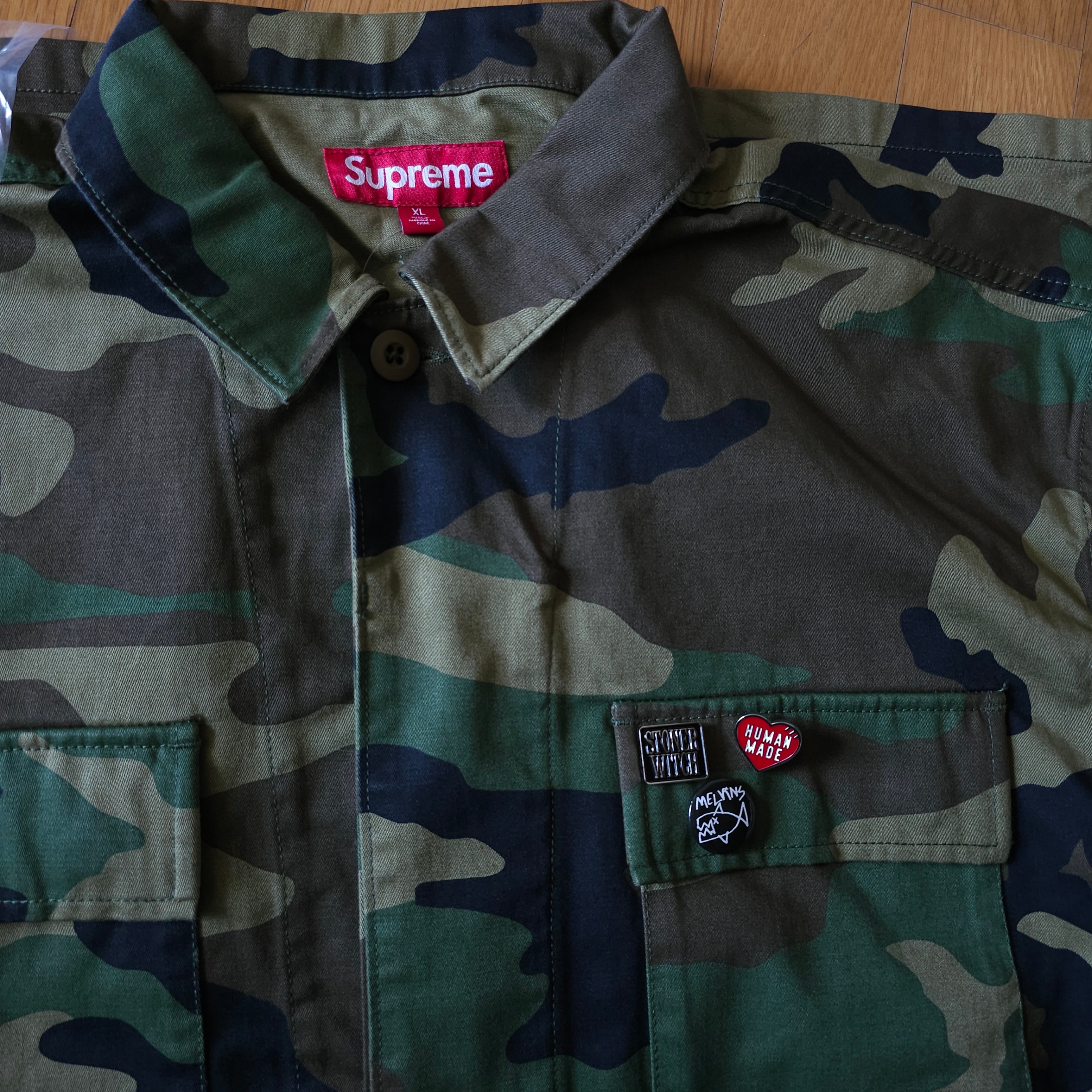 Supreme x Melvins BDU Jacket Woodland Camo - 24SS, Human Made Heart Pin Red 착용 스타일