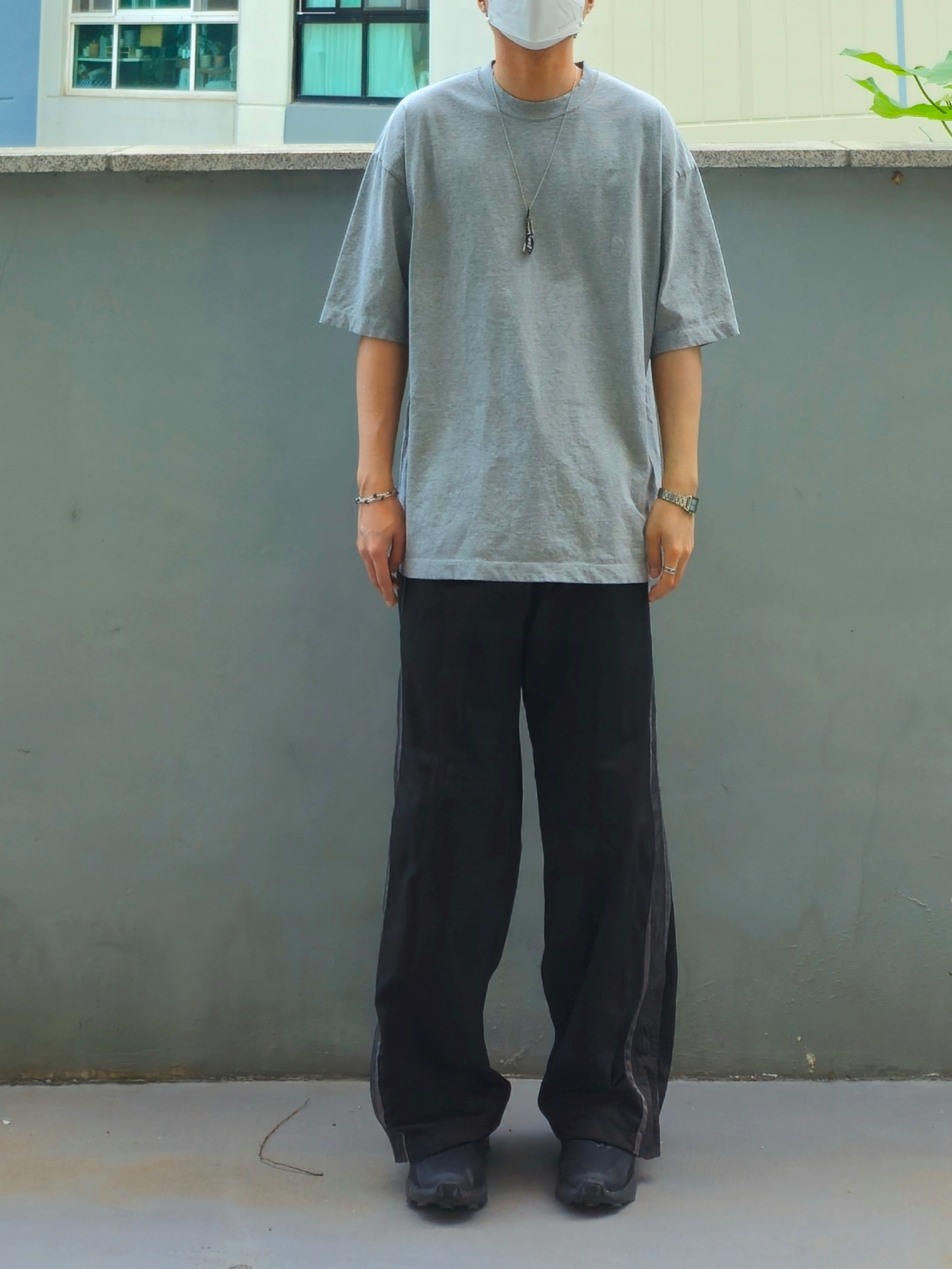 Polyteru Human Index Human Jumbo 1/2 T-Shirt Gray 착용 스타일 - 3
