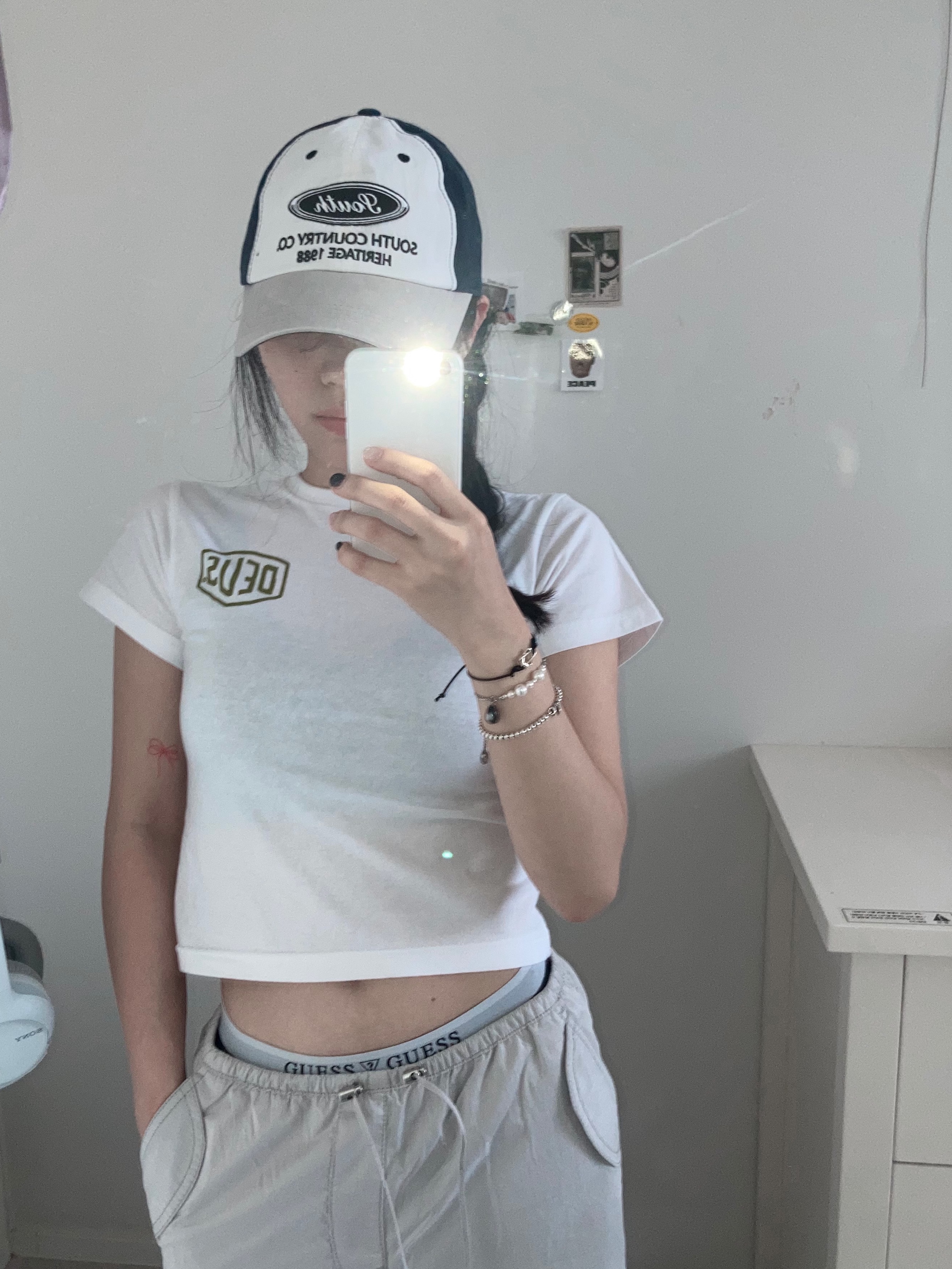 (Kids) Deus Ex Machina College Samcheong T-Shirt White, (Kids) Deus Ex Machina College Seoul T-Shirt Black 착용 스타일 - 1