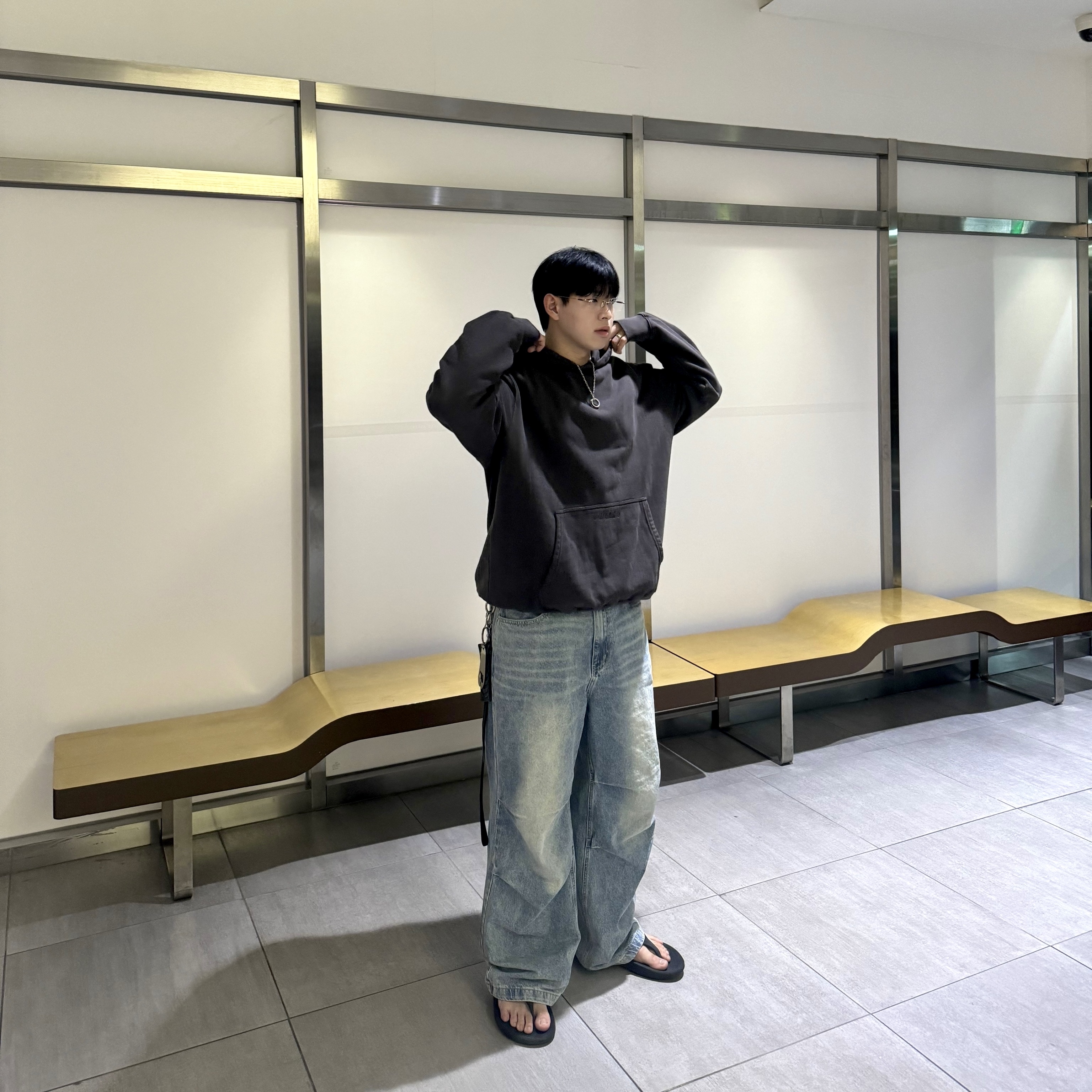 Palace Demon Hood Black - 23FW 착용 스타일 - 3