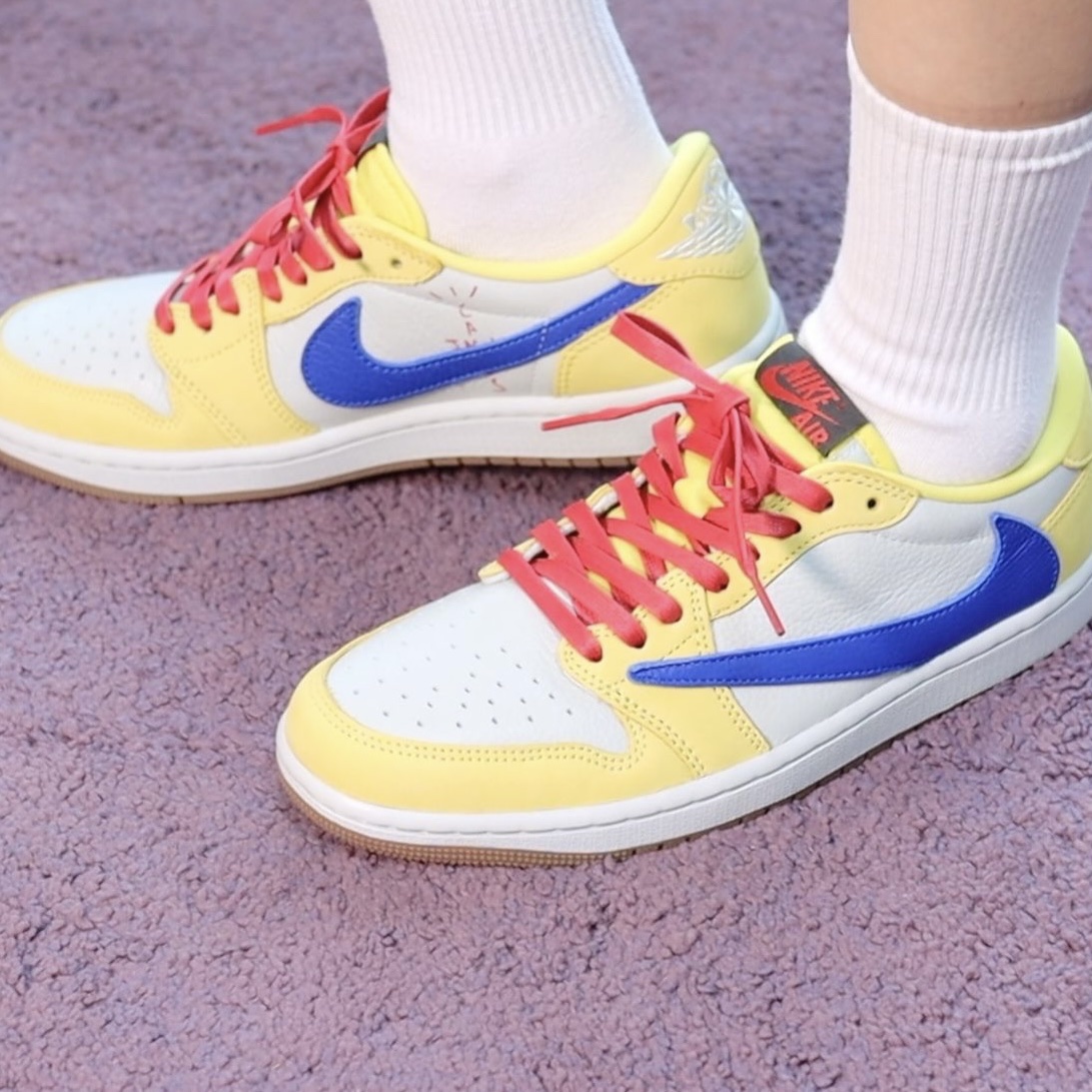 (W) Jordan 1 x Travis Scott Retro Low OG SP Canary 착용 스타일 - 1