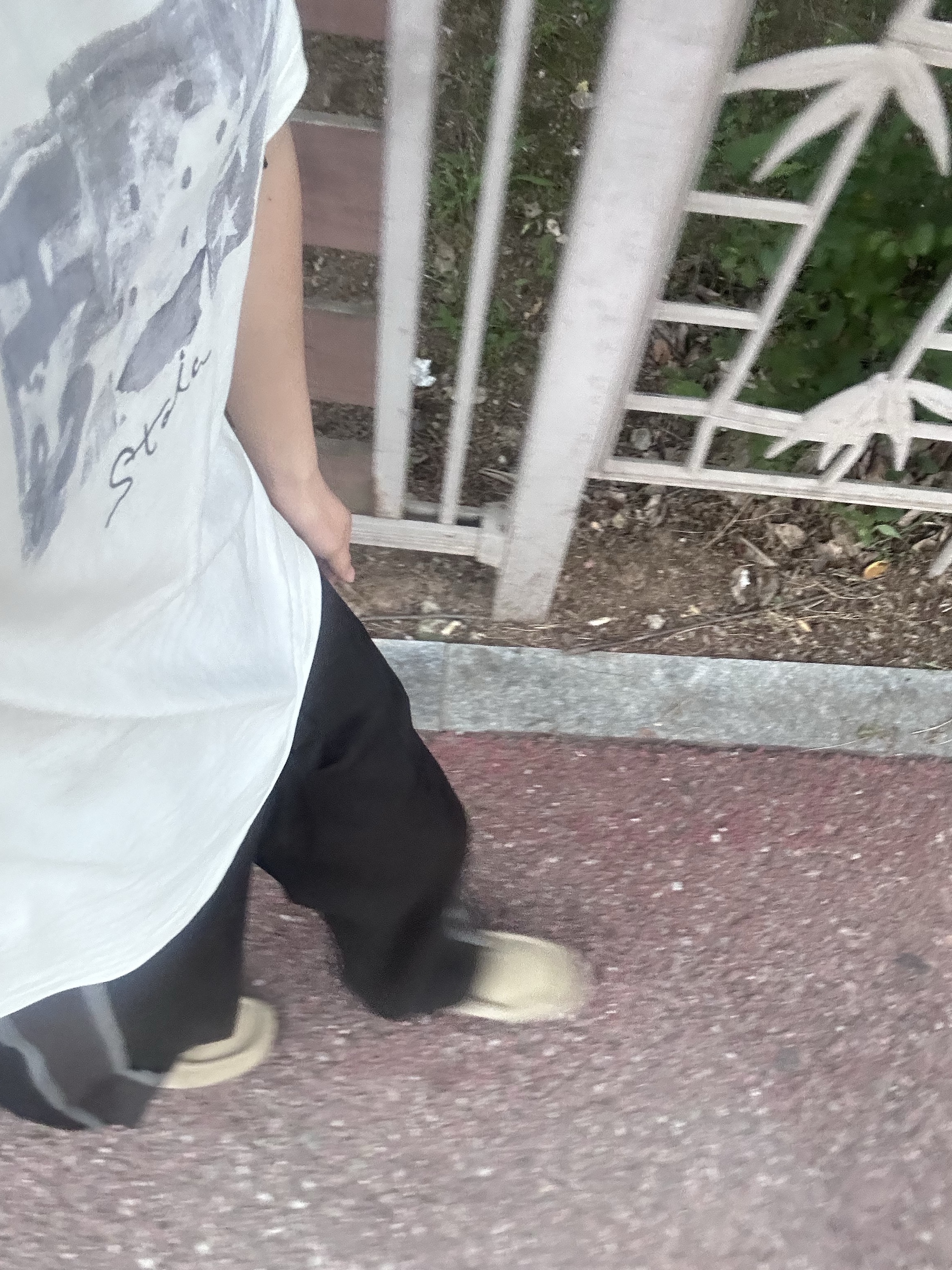 GU Real Leather Moccasin Shoes Beige, Comme des Garcons Homme Plus Nylon Backpack Large Black 착용 스타일 - 3