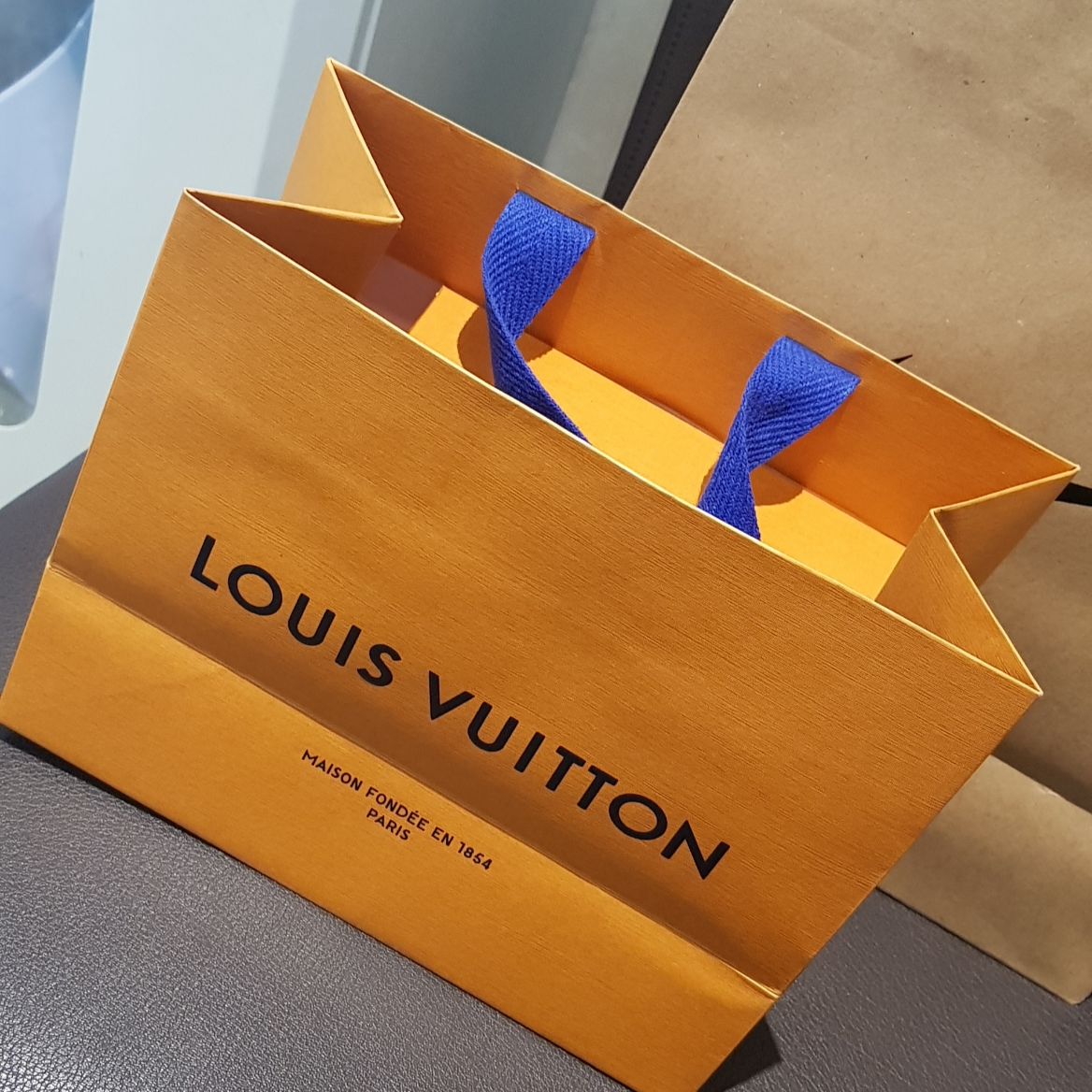 Louis Vuitton Multiple Wallet Monogram 착용 스타일 - 3