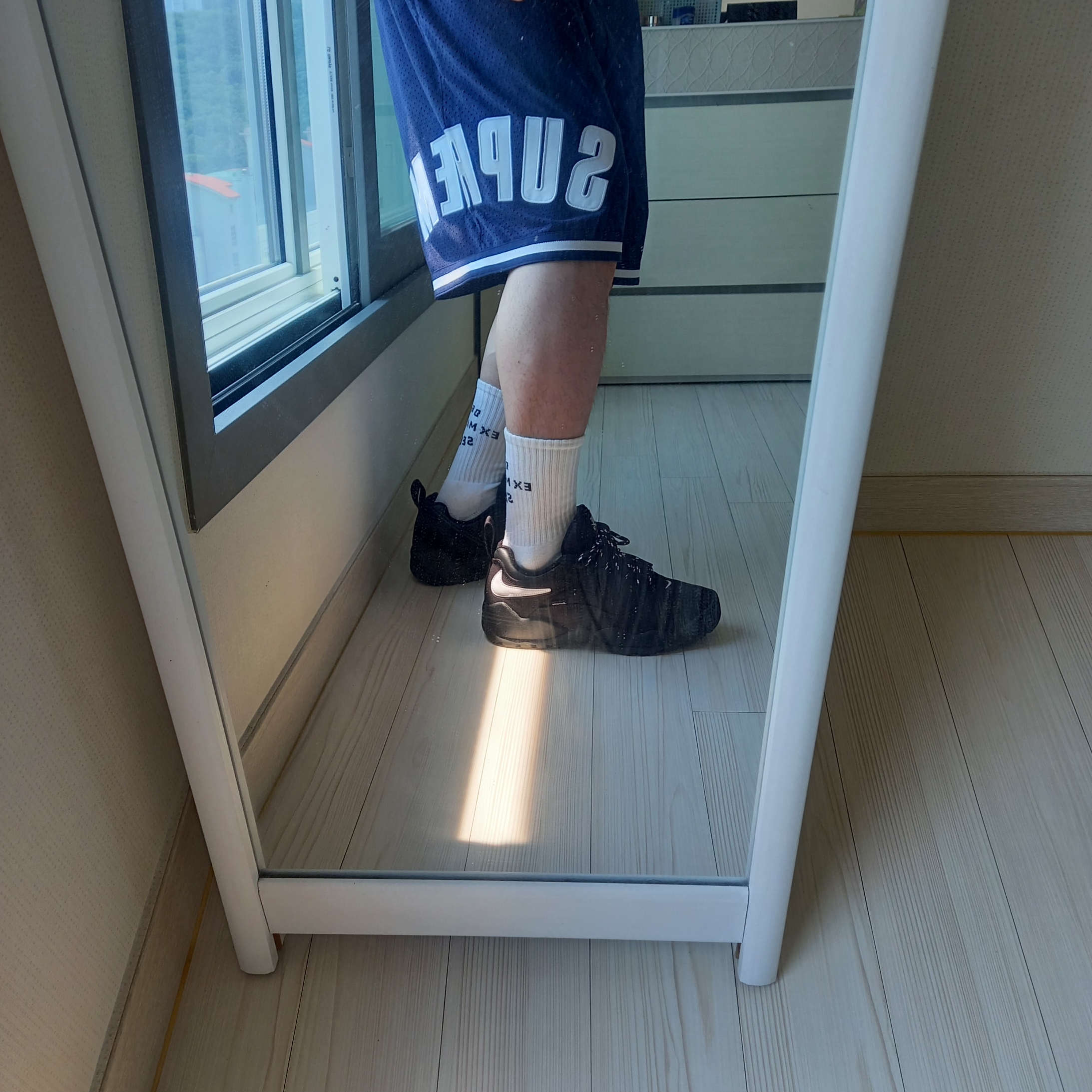 Supreme Ultrasuede Mesh Short Navy - 24SS, Nike x Supreme SB Darwin Low Black 착용 스타일 - 2