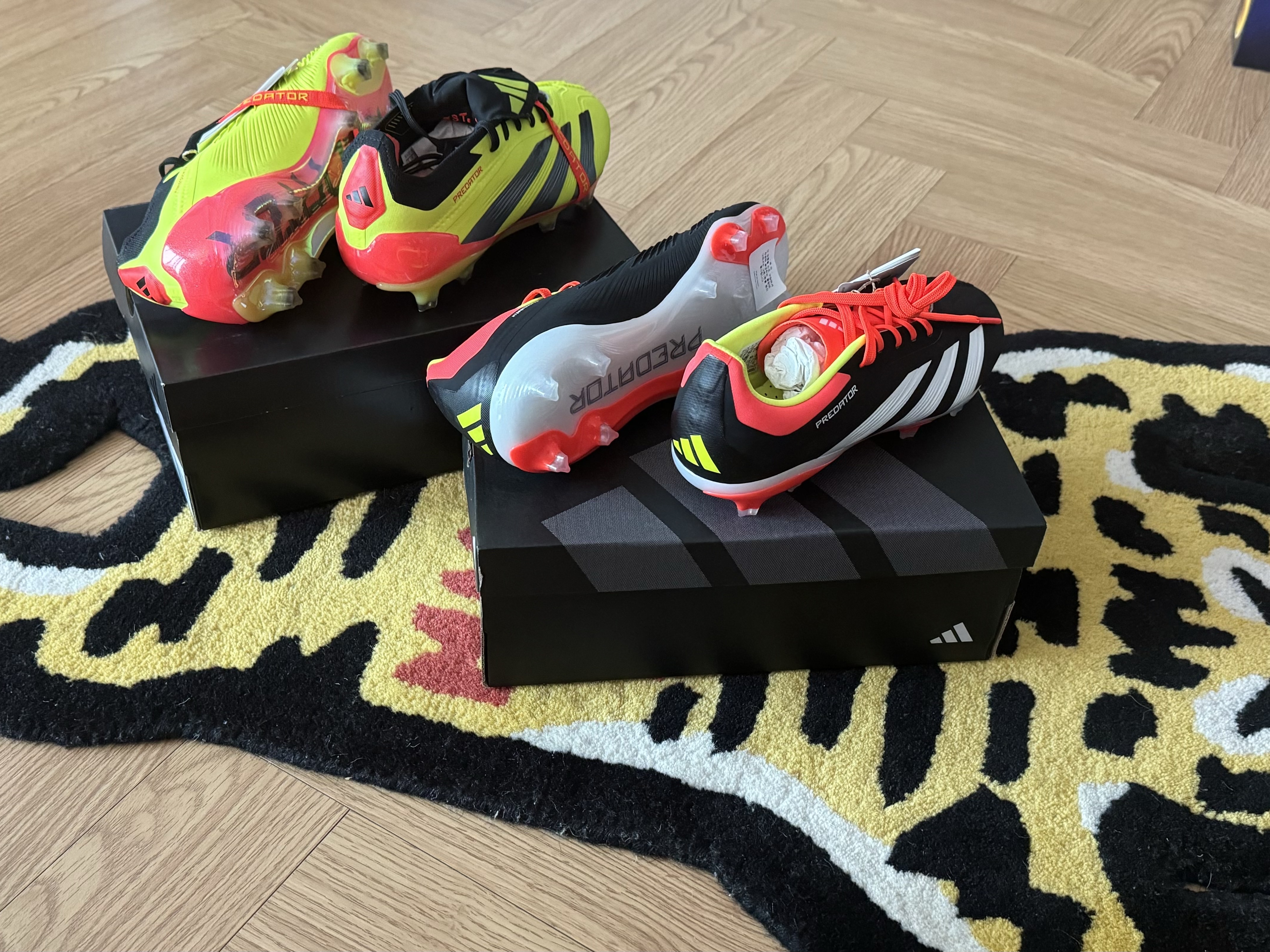 Adidas Predator Elite Foldover Tongue FG Team Solar Yellow Core Black, (J) Adidas Predator 24 Elite FG Core Black Cloud White Solar Red 착용 스타일 - 2