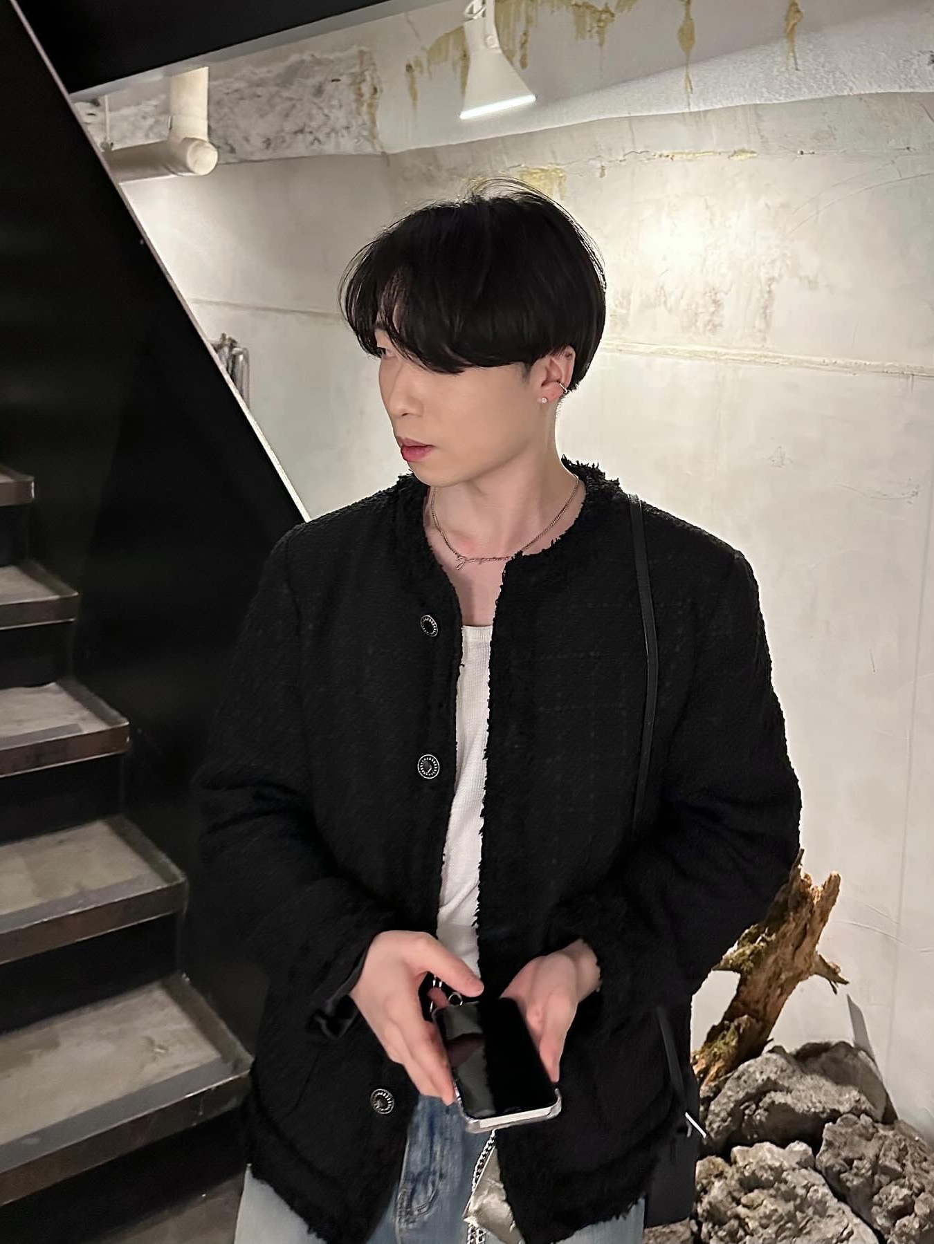 Jacquemus La Chaine Signature Logo Chain Necklace Silver 착용 스타일 - 3