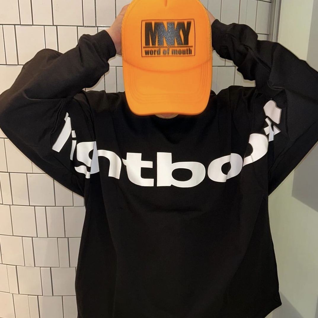 Tightbooth Big Logo LS T-Shirt Black 착용 스타일