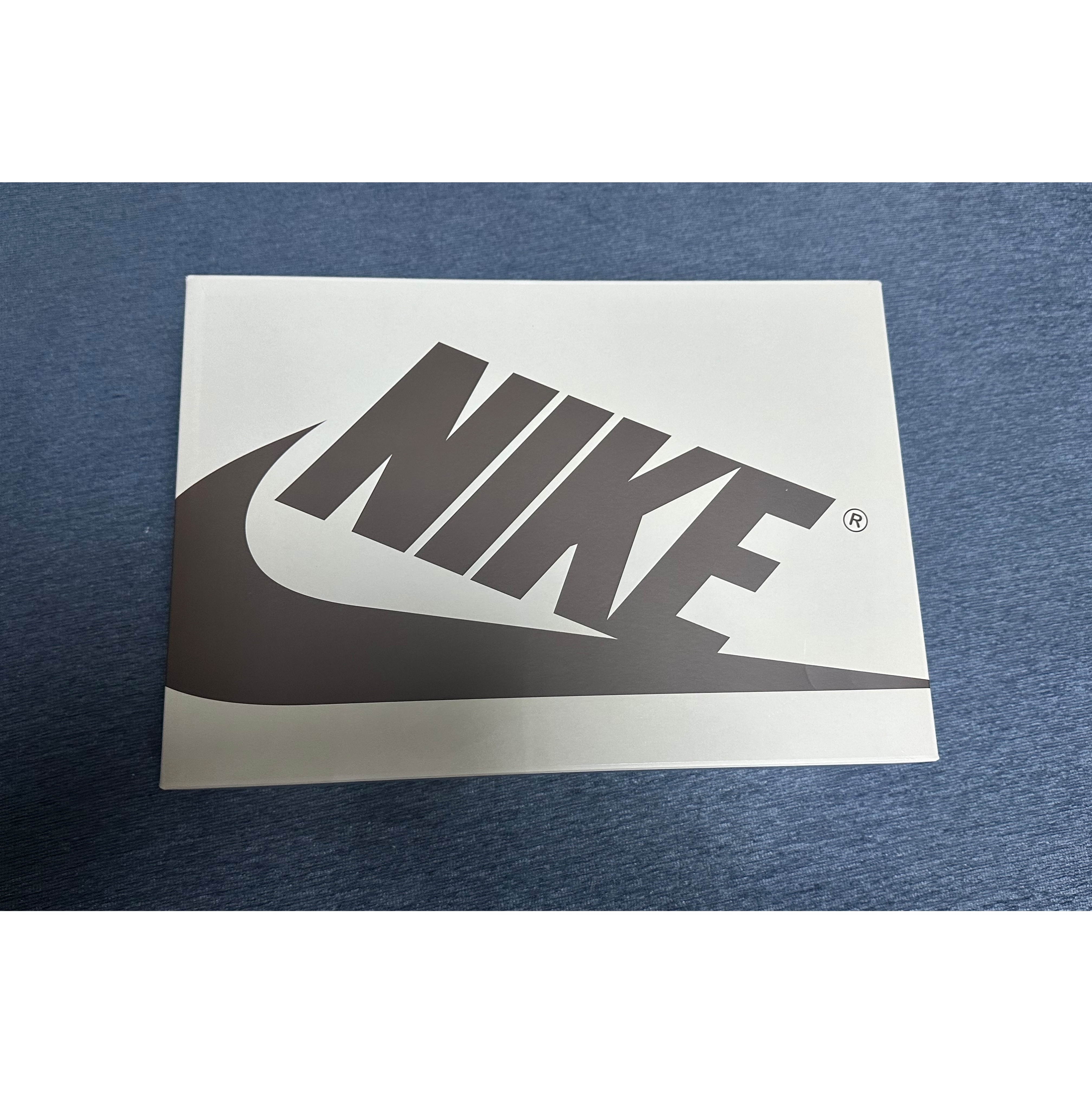 (W) Jordan 1 x Travis Scott Retro Low OG SP Canary 착용 스타일 - 2