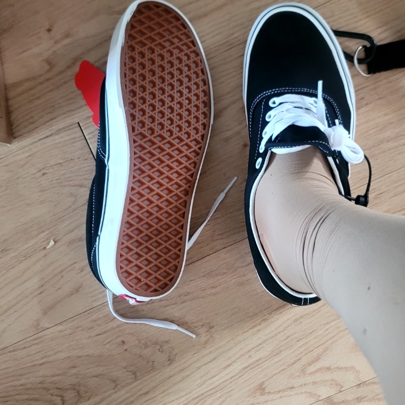Vans Era Core Classic Black 착용 스타일 - 2