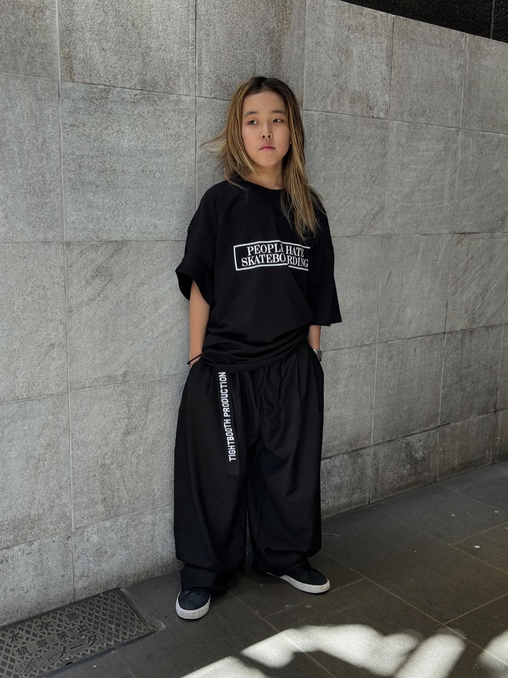 Tightbooth People Hate Skate T-Shirt Black 착용 스타일 - 1