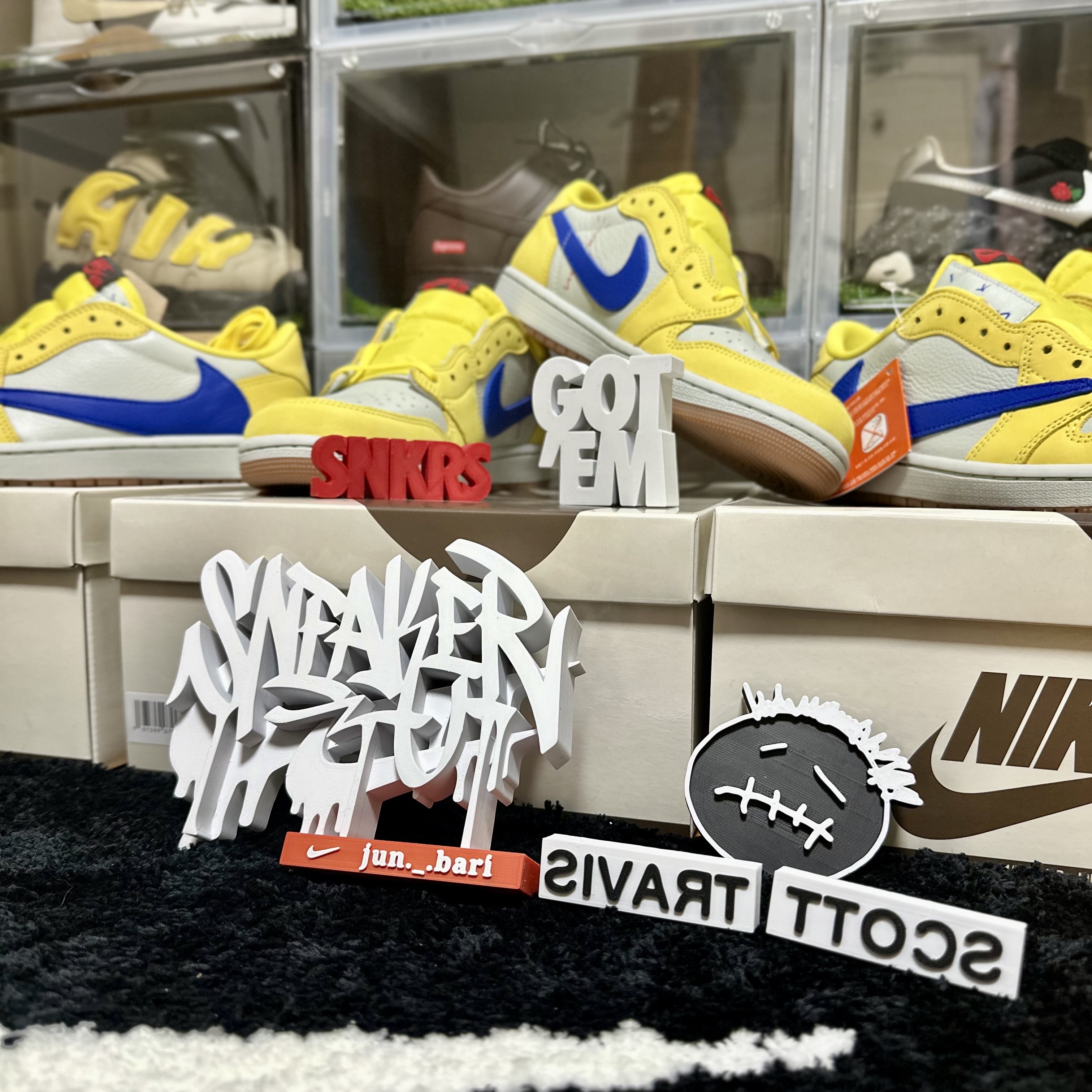 (W) Jordan 1 x Travis Scott Retro Low OG SP Canary 착용 스타일