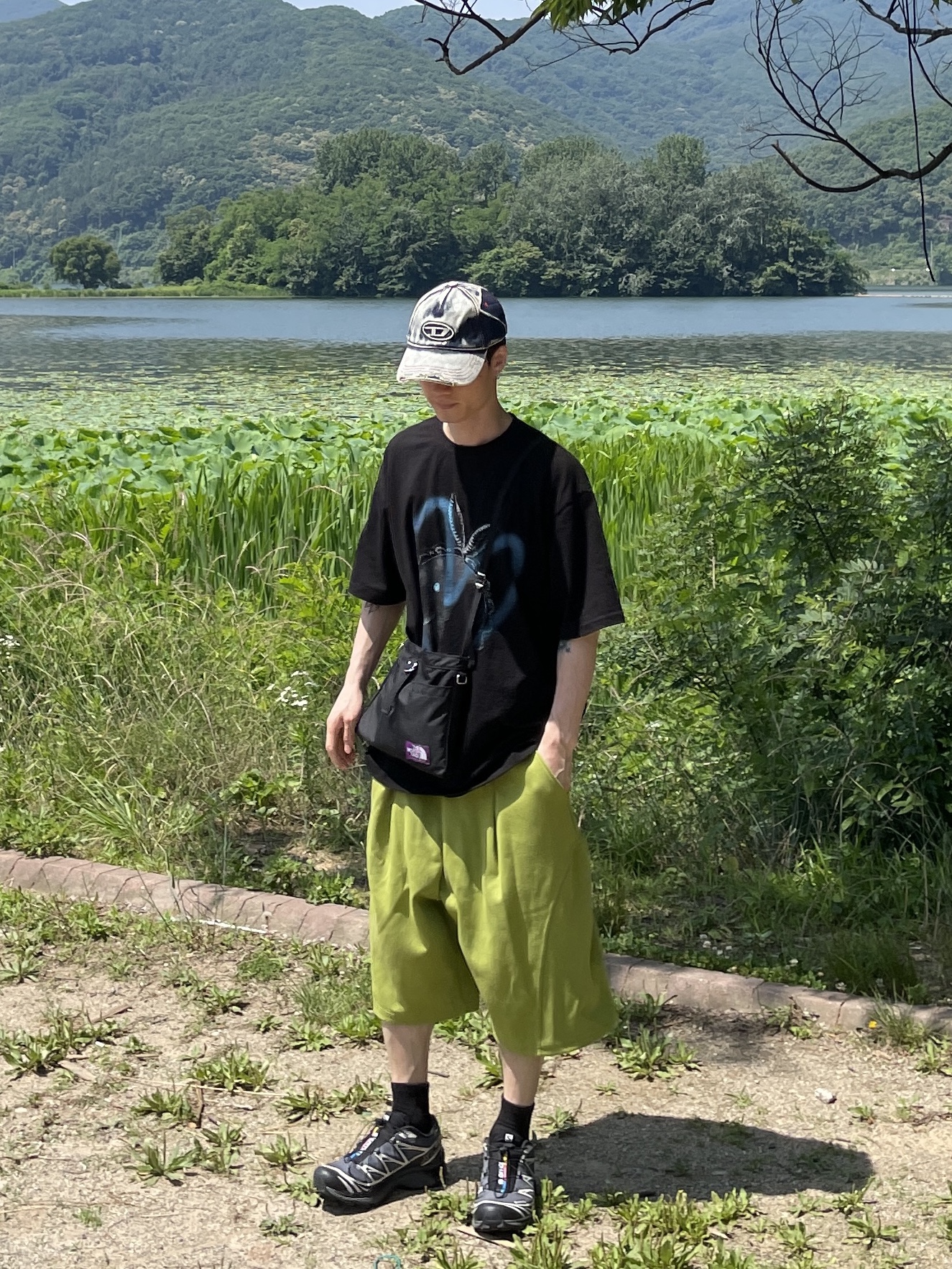 Diesel C-Seymon Treated Denim Baseball Cap Blue White, Salomon XT-6 Gore-Tex Black Ebony 착용 스타일