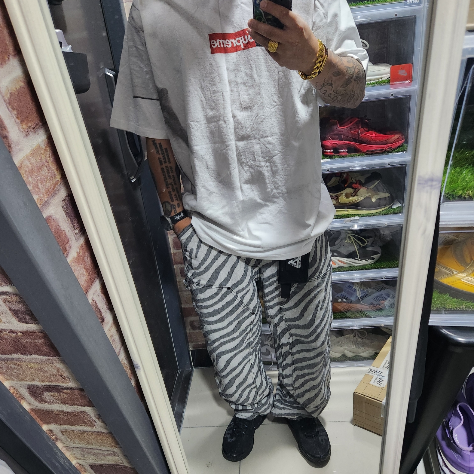 Supreme x MM6 Maison Margiela Box Logo T-Shirt White - 24SS, Supreme Double Knee Painter Pant Zebra - 24SS 착용 스타일 - 2