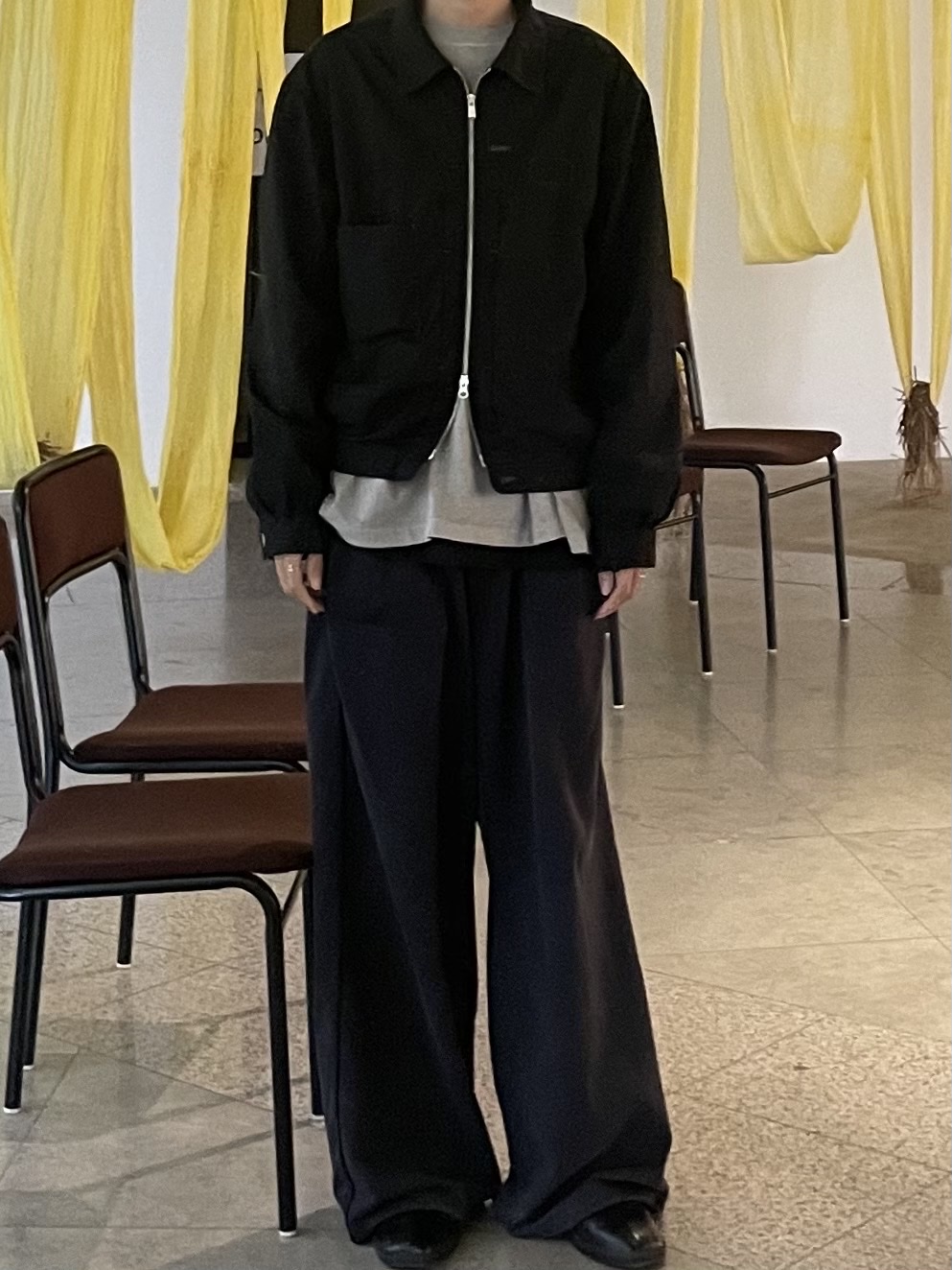 폴리테루 1011 퍼티그 스웨트팬츠 1.2v 다크 퍼플 네이비 착용 스타일 - 1