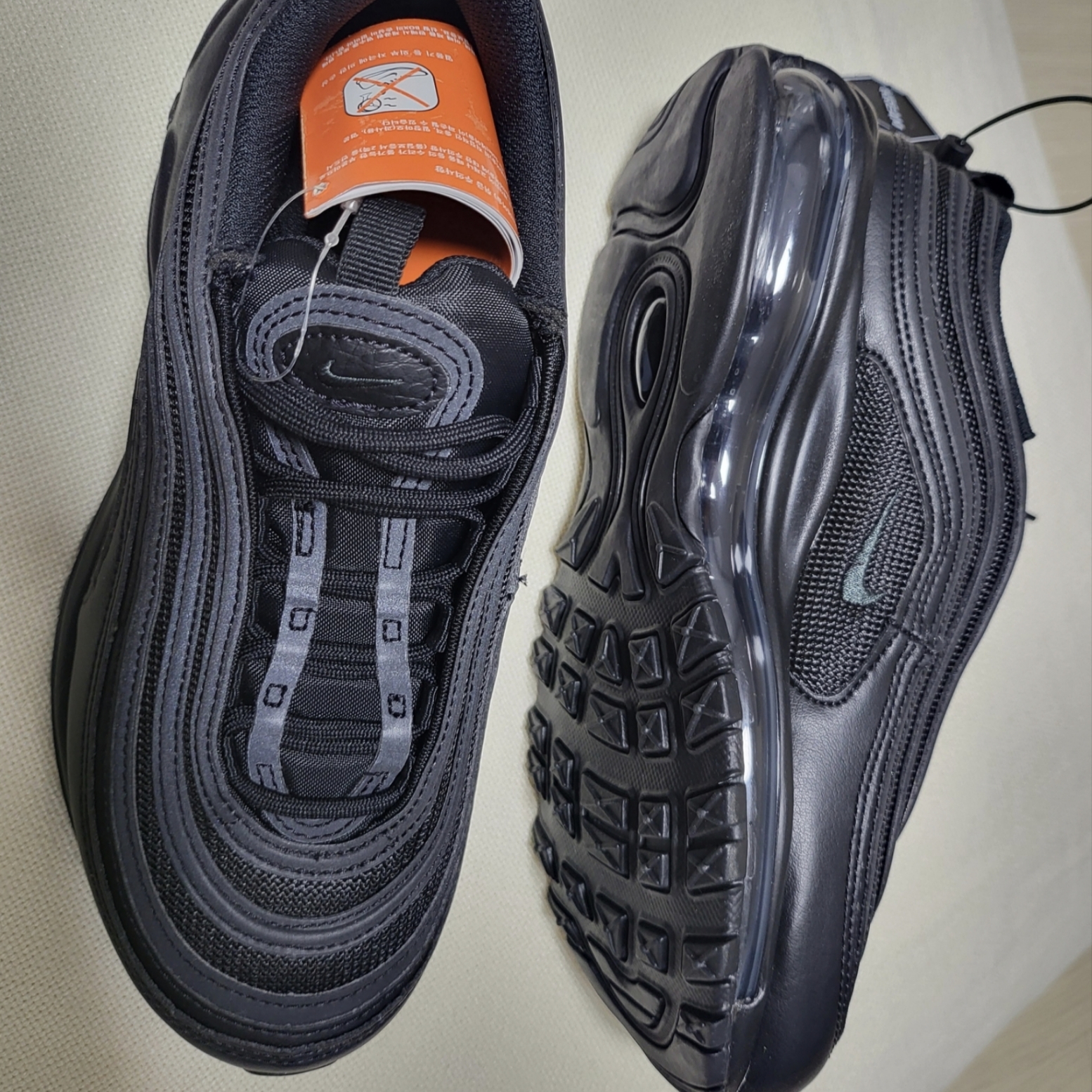 (W) Nike Air Max 97 Next Nature Black 착용 스타일 - 2