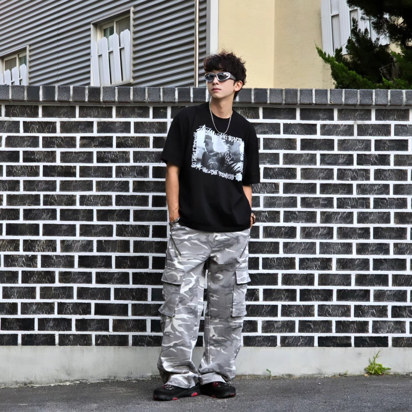 Stussy x Gang Starr Take It Personal T-Shirt Black, Crocs x Staple Classic All Terrain Clog Black 착용 스타일 - 9