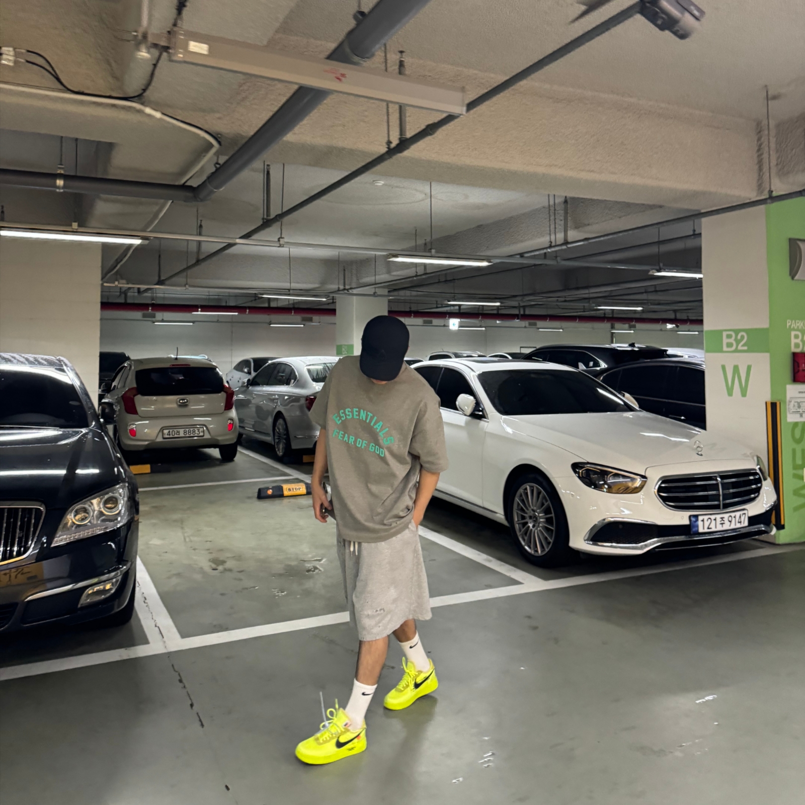 Essentials Heavy Jersey Crewneck T-Shirt Dark Heather Oatmeal - 24SS, Nike x Off-White Air Force 1 Low Volt 착용 스타일