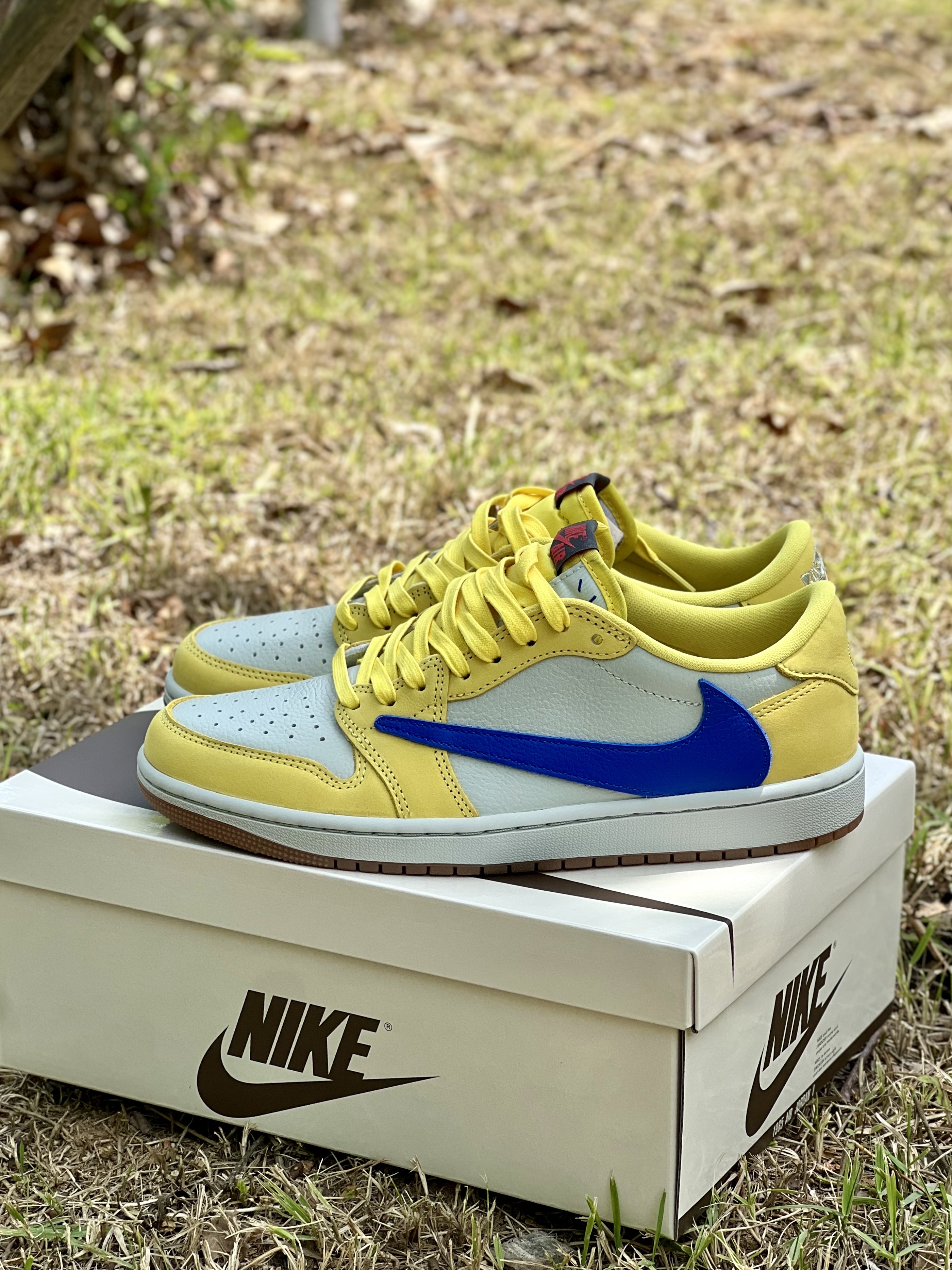 (W) Jordan 1 x Travis Scott Retro Low OG SP Canary 착용 스타일 - 2