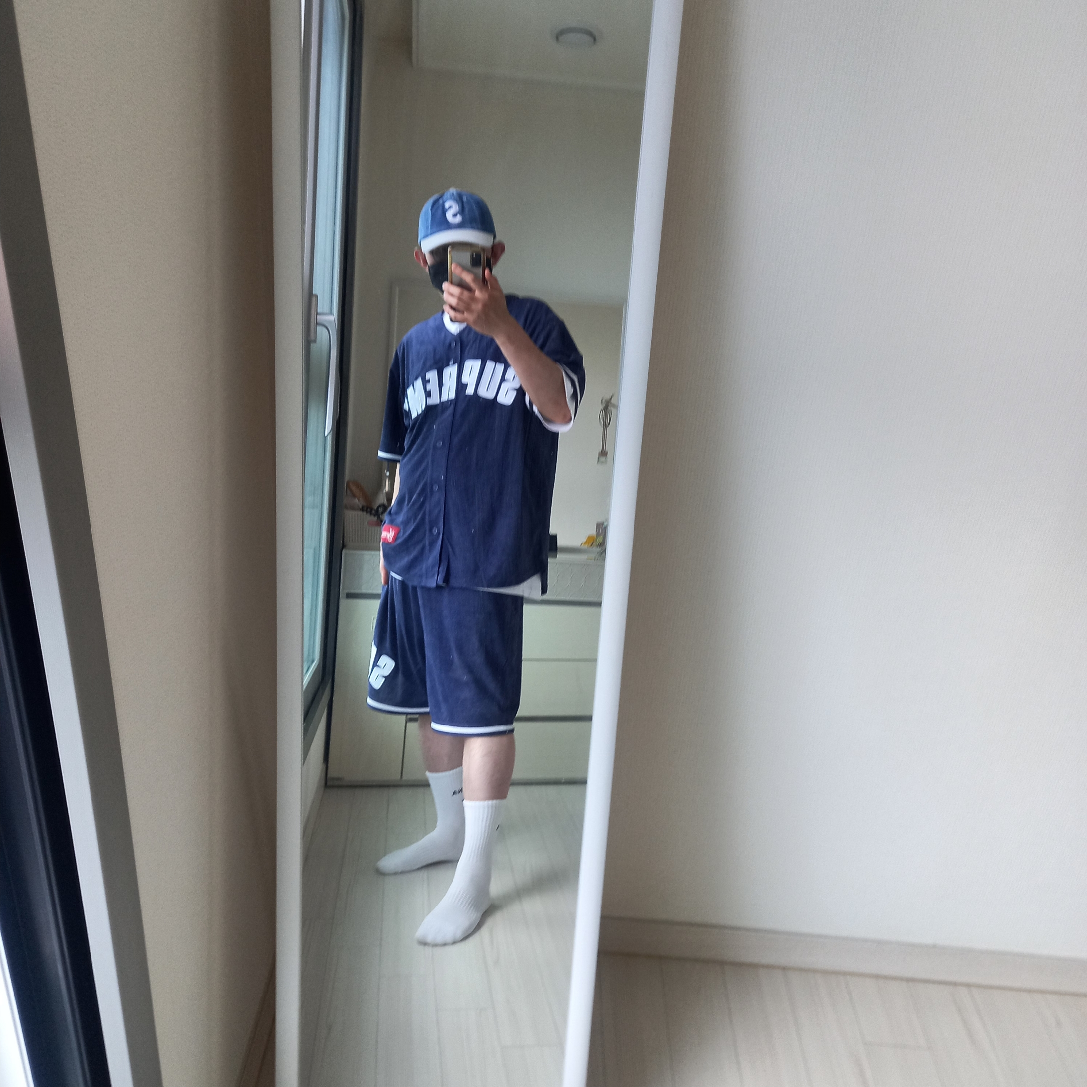 Supreme 2-Tone S Logo 6-Panel Washed Denim - 24SS, Supreme Small Box T-Shirt White - 24SS 착용 스타일 - 1