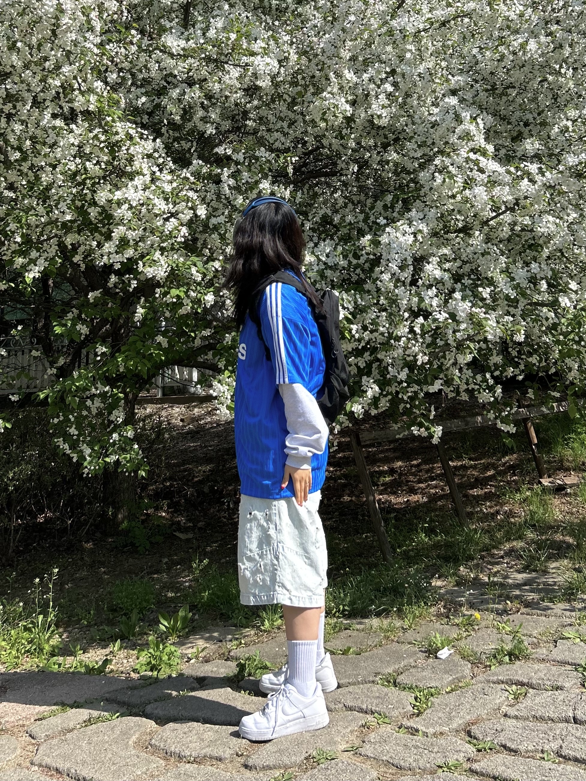 (W) Nike Air Force 1 '07 Low White, Apple AirPods Max Lightning Sky Blue (Korean Ver.) 착용 스타일 - 1