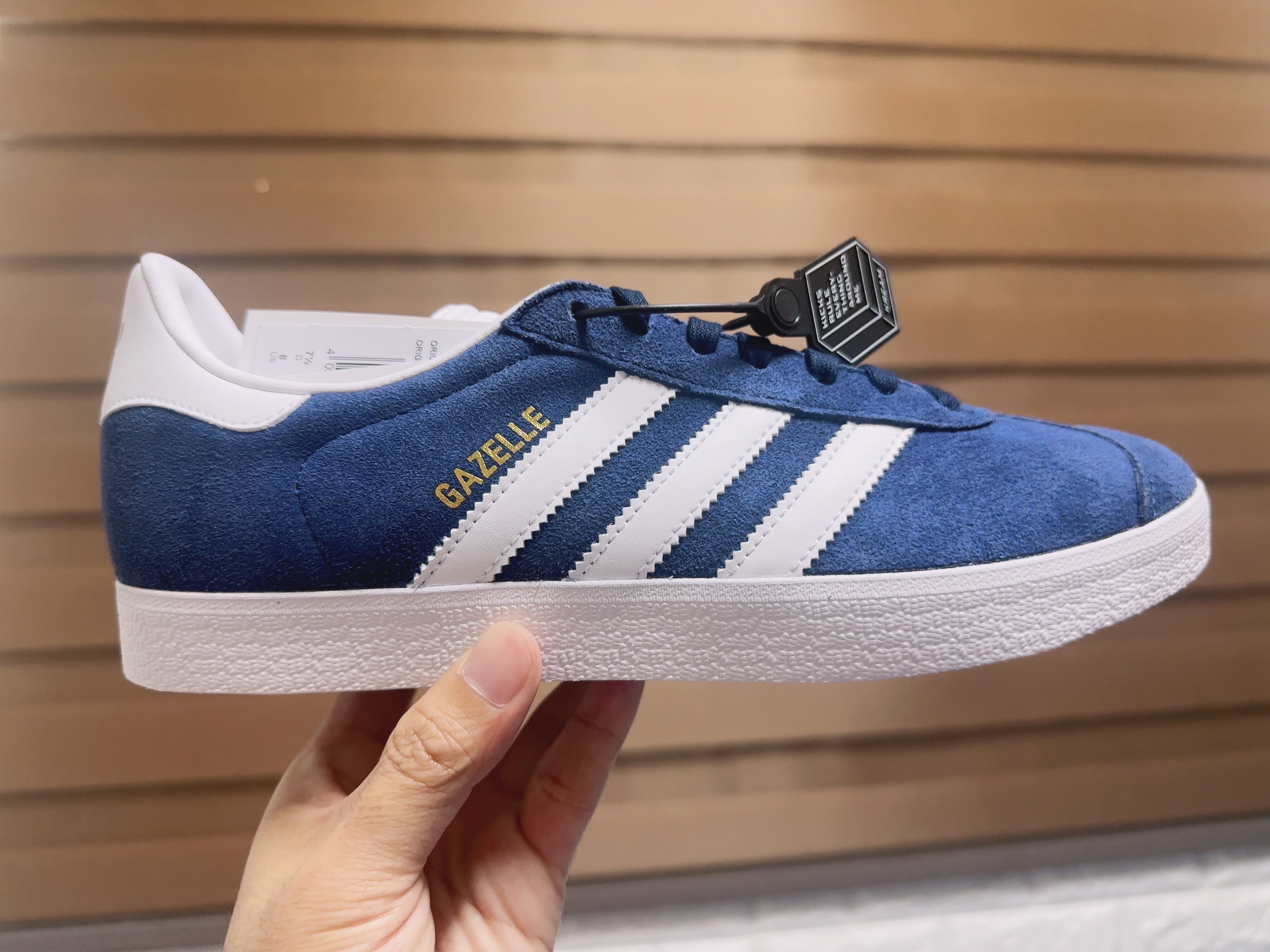 Adidas Gazelle Collegiate Navy 착용 스타일 - 2