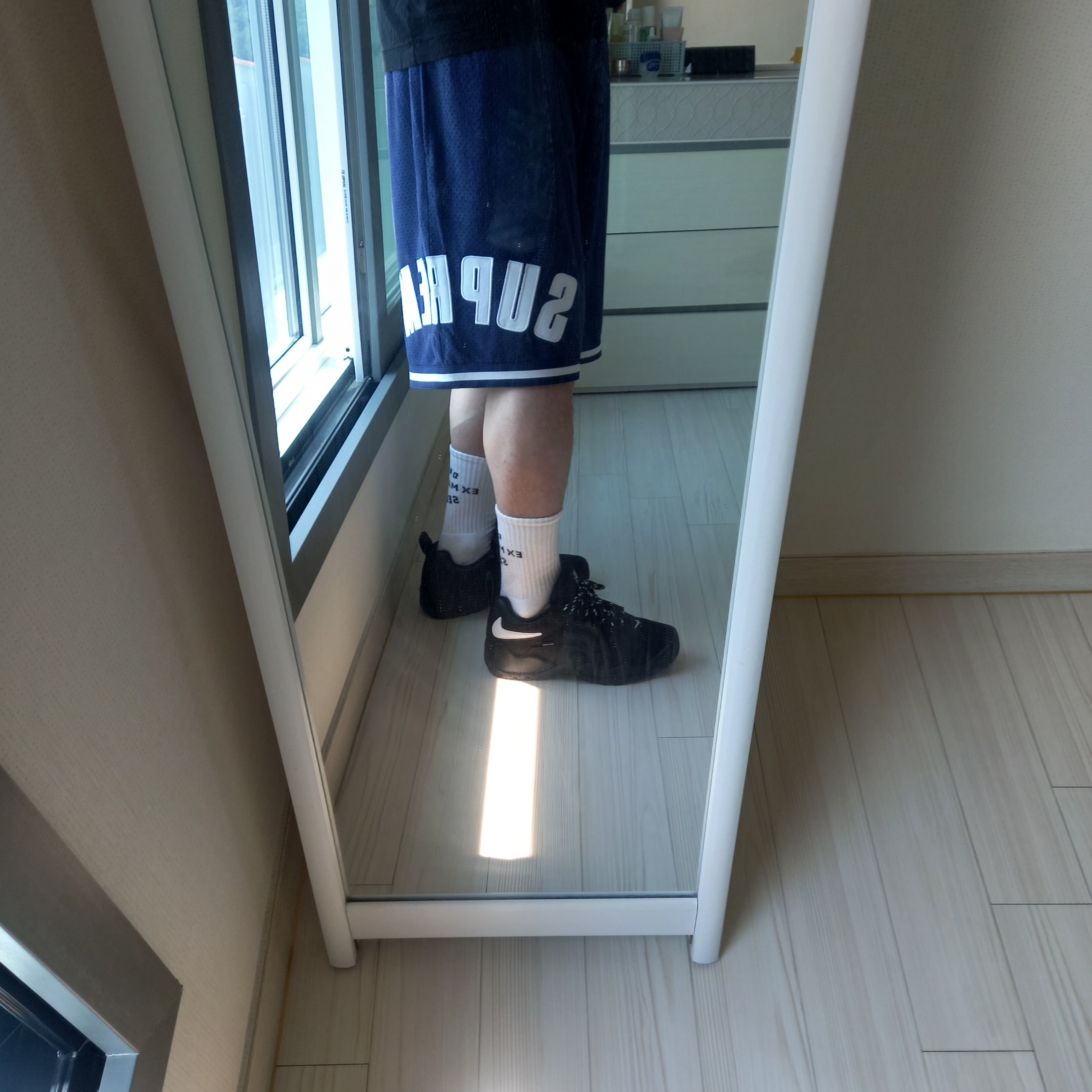 Supreme Ultrasuede Mesh Short Navy - 24SS, Nike x Supreme SB Darwin Low Black 착용 스타일 - 1
