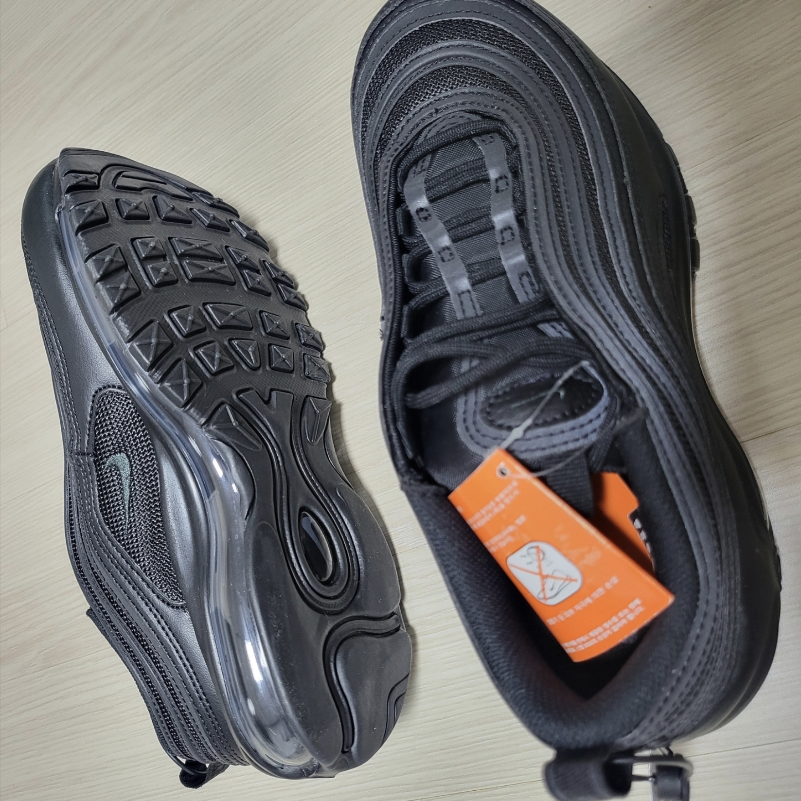 (W) Nike Air Max 97 Next Nature Black 착용 스타일 - 3