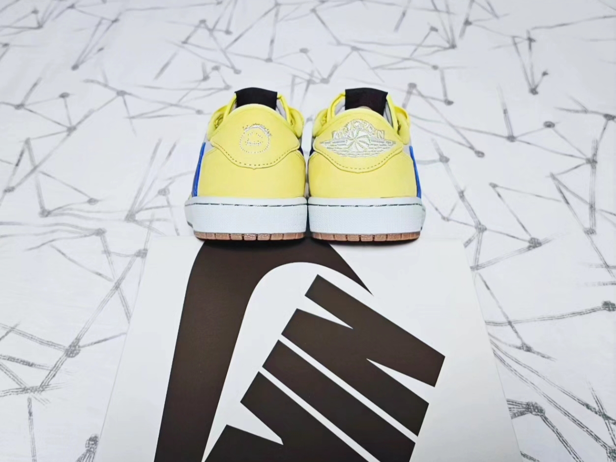 (W) Jordan 1 x Travis Scott Retro Low OG SP Canary 착용 스타일 - 5
