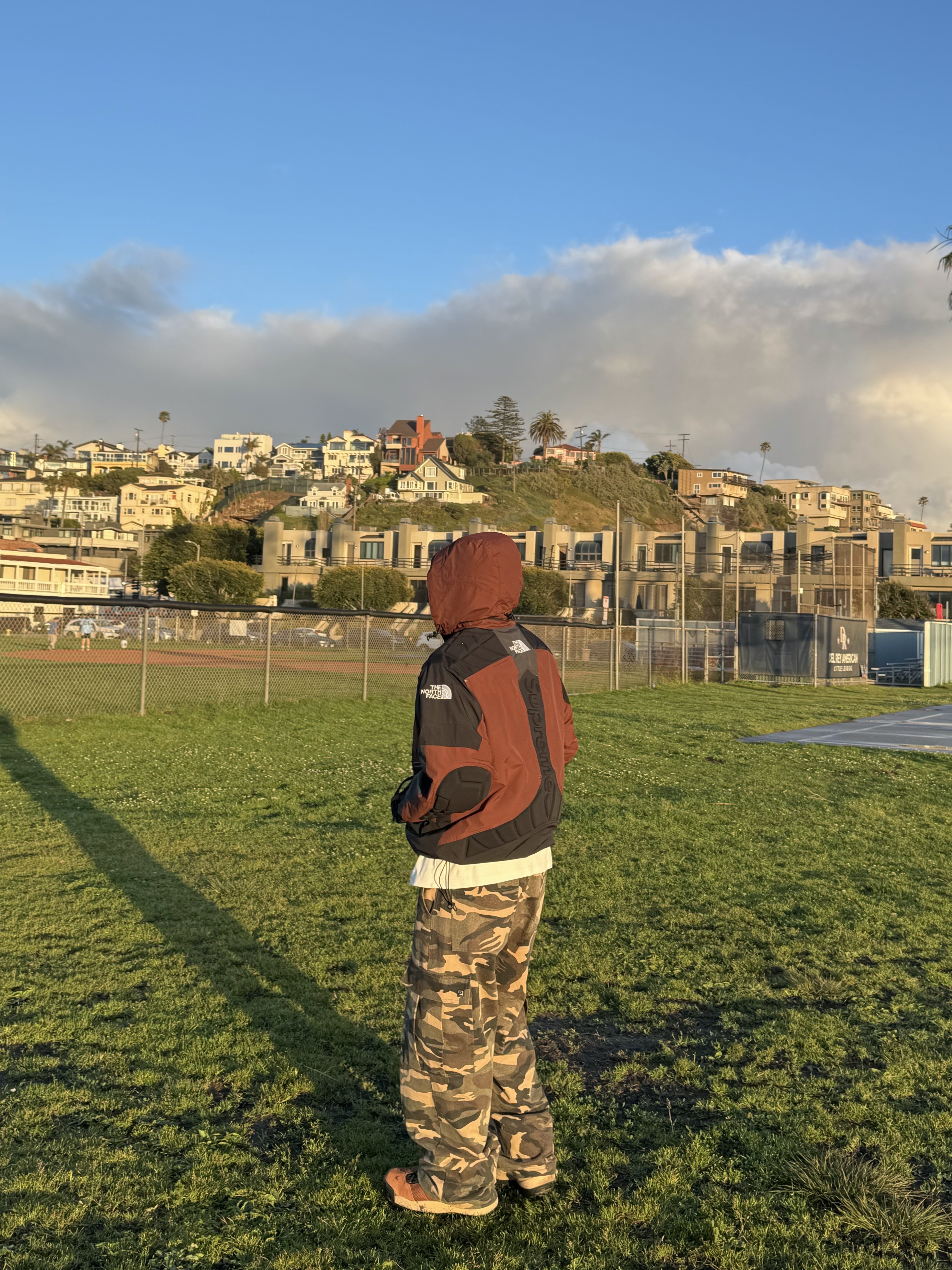 Nike x Sacai Magmascape SP Pecan, Supreme x The North Face Steep Tech Apogee Jacket Brown - 22FW 착용 스타일 - 1