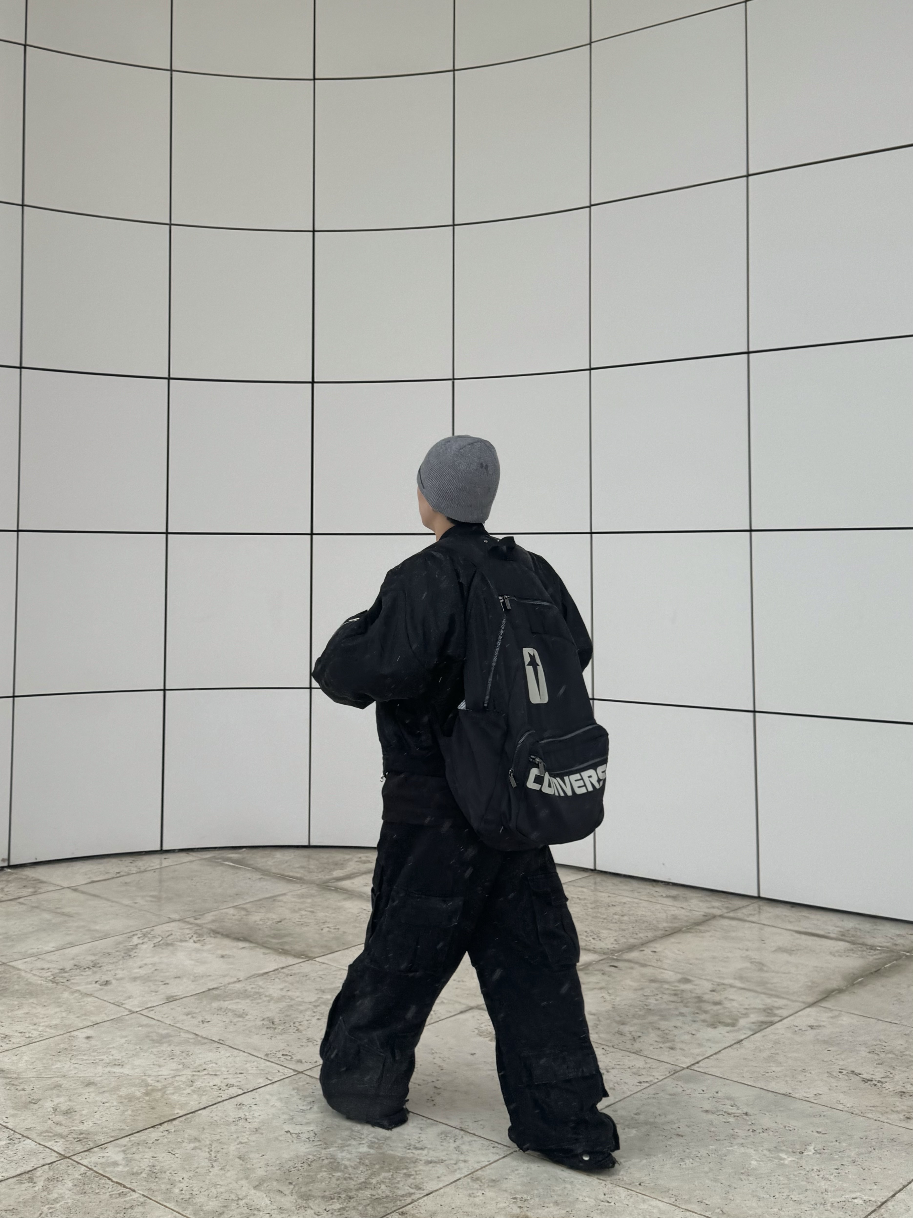 Balenciaga Toe Lace-Up Vibram Sneakers Black, Project G/R Crinkle Denim Cargo Pants Black 착용 스타일 - 2