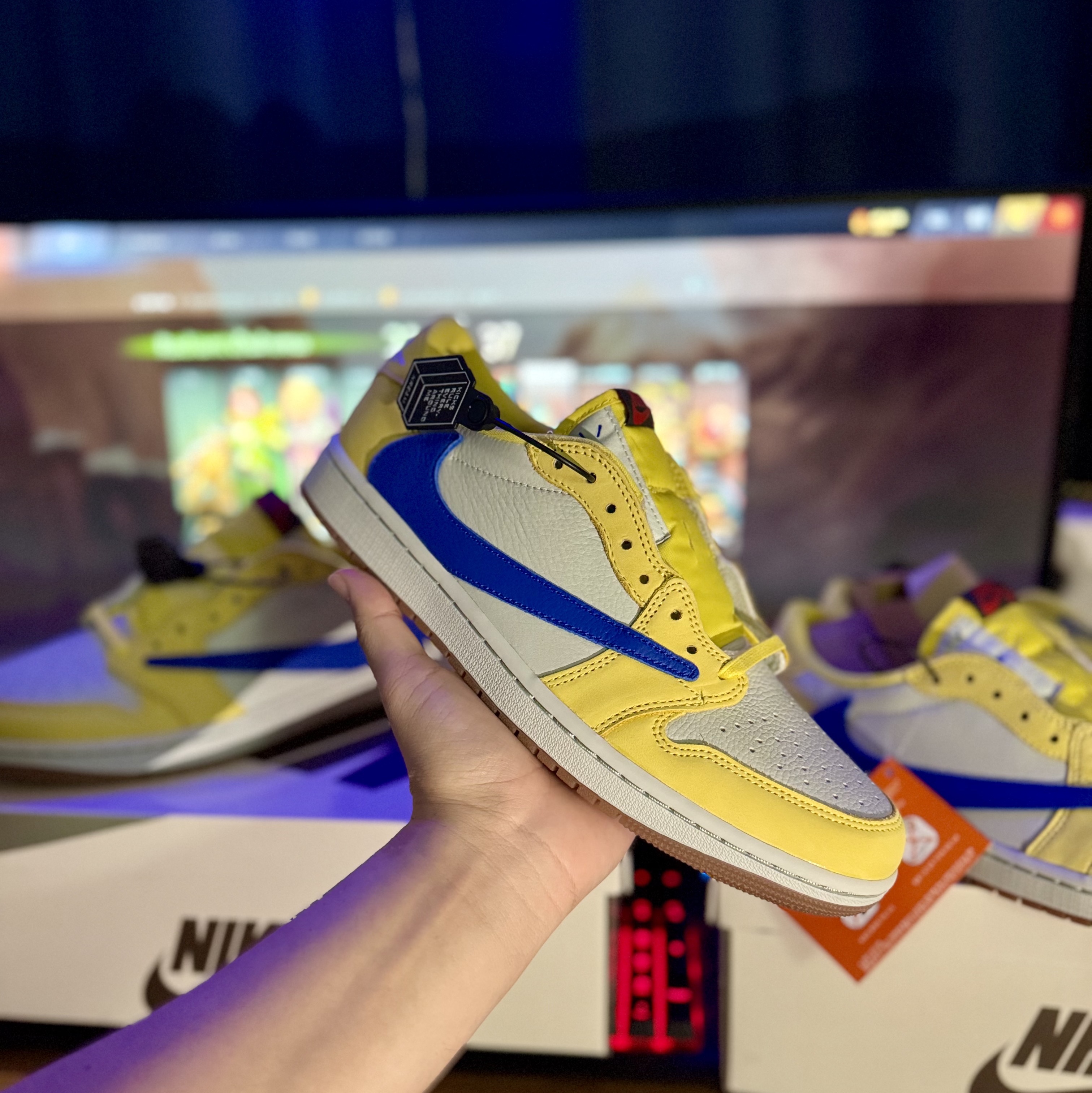 (W) Jordan 1 x Travis Scott Retro Low OG SP Canary 착용 스타일