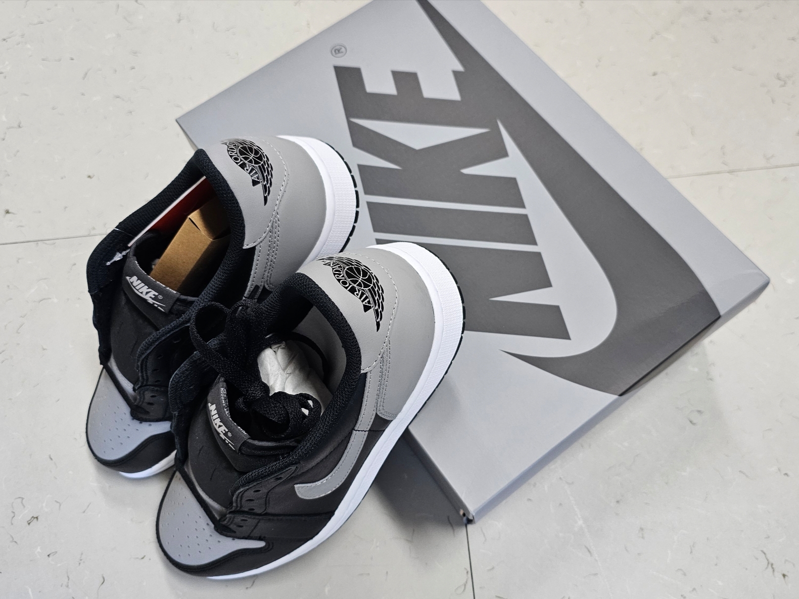 Jordan 1 Retro Low OG Shadow 착용 스타일 - 2