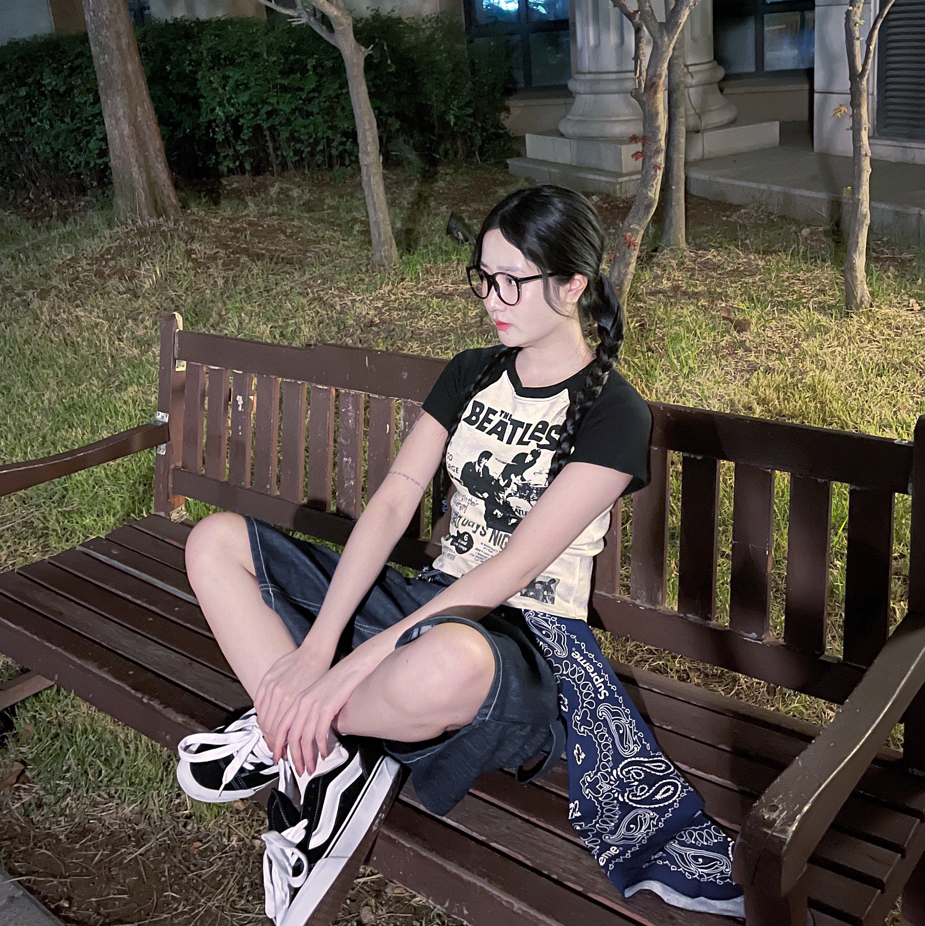 Vans Knu-Skool Black True White, Supreme Hav-A-Hank Bandanas Multicolor (Set of 3) - 24SS 착용 스타일 - 3