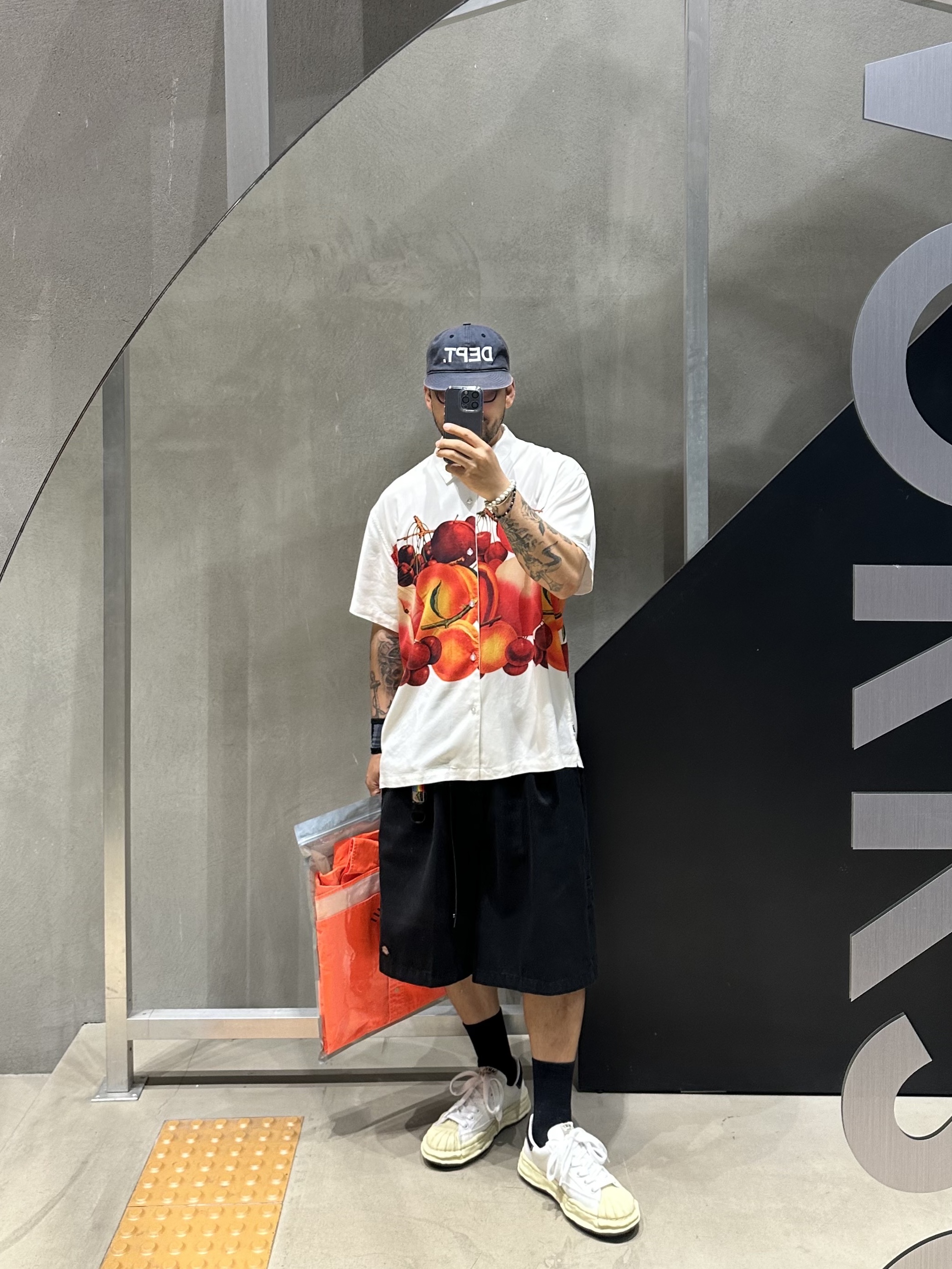 Maison Mihara Yasuhiro Blakey VL OG Sole Canvas Low-top Sneakers White, Dickies Loose Fit 13 Inch Flat Front Work Shorts Black 착용 스타일