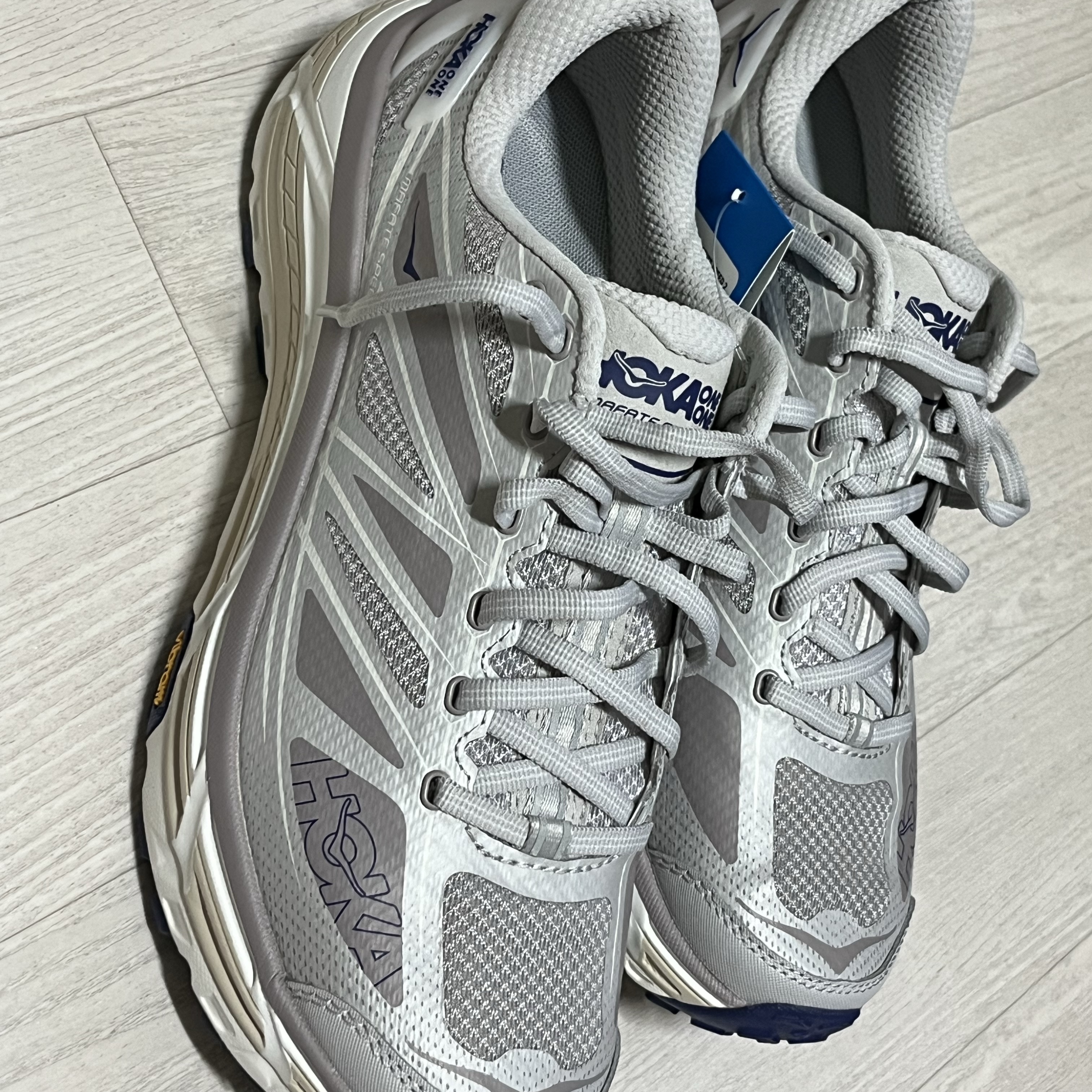 Hoka Mafate Speed 2 Oat Milk Vaporous 착용 스타일