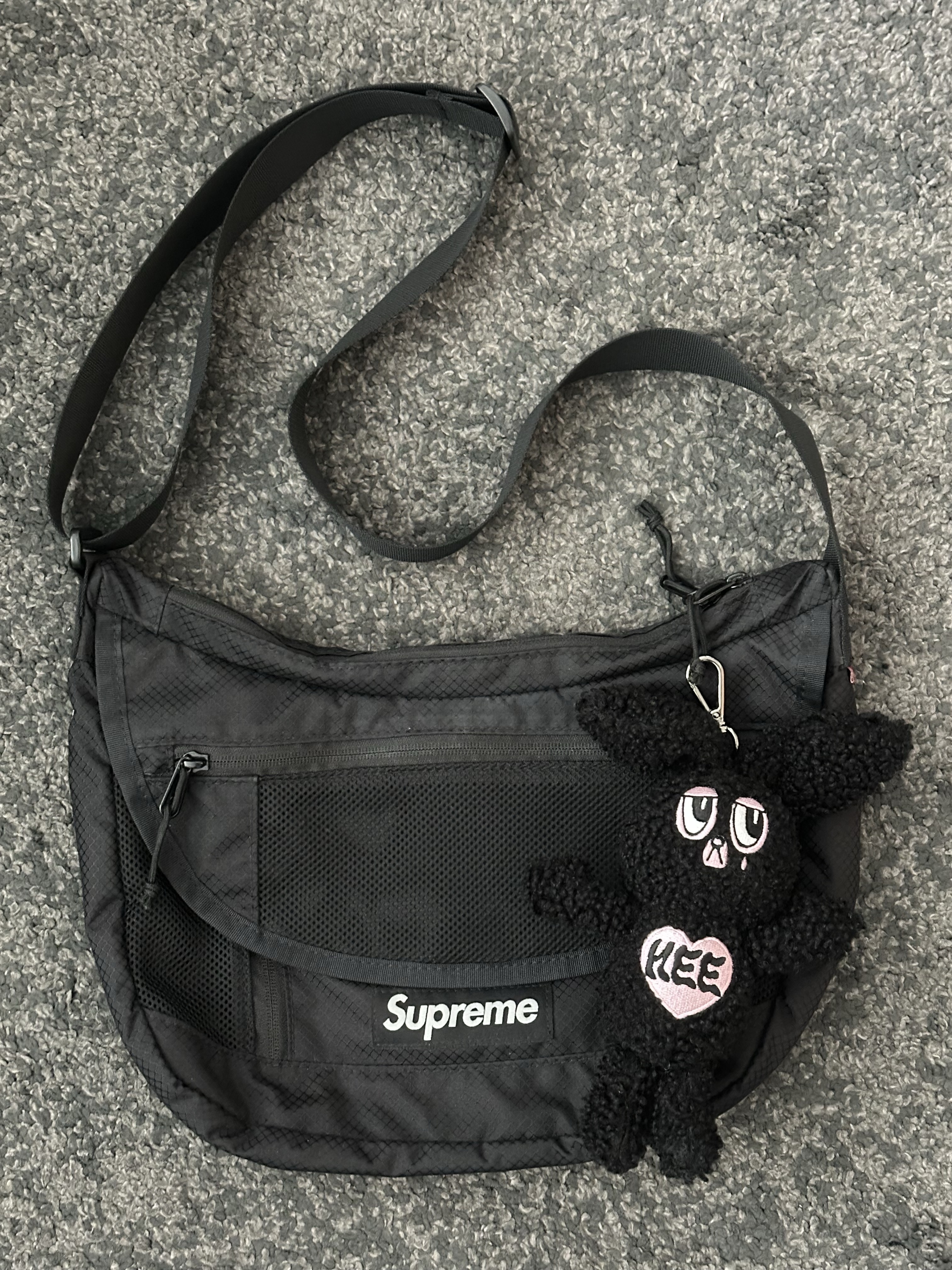 Supreme Denim Camp Cap Black - 24SS, Supreme Cracked Arc S/S Top Black - 24SS 착용 스타일 - 4