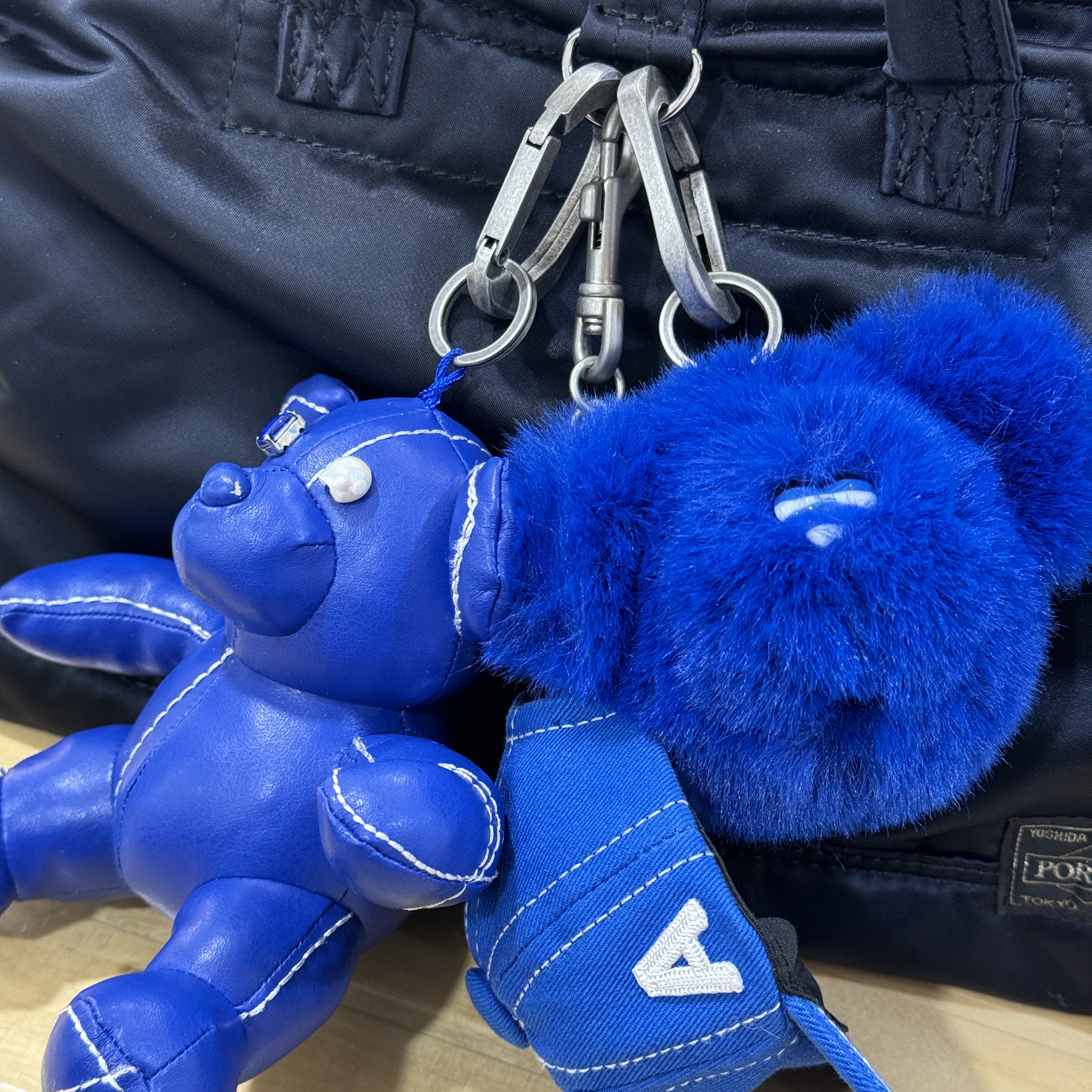 Ader Error Eddy Bear Head Keyring Z-Blue, Ader Error Addy Bear Keyring Z-Blue 착용 스타일