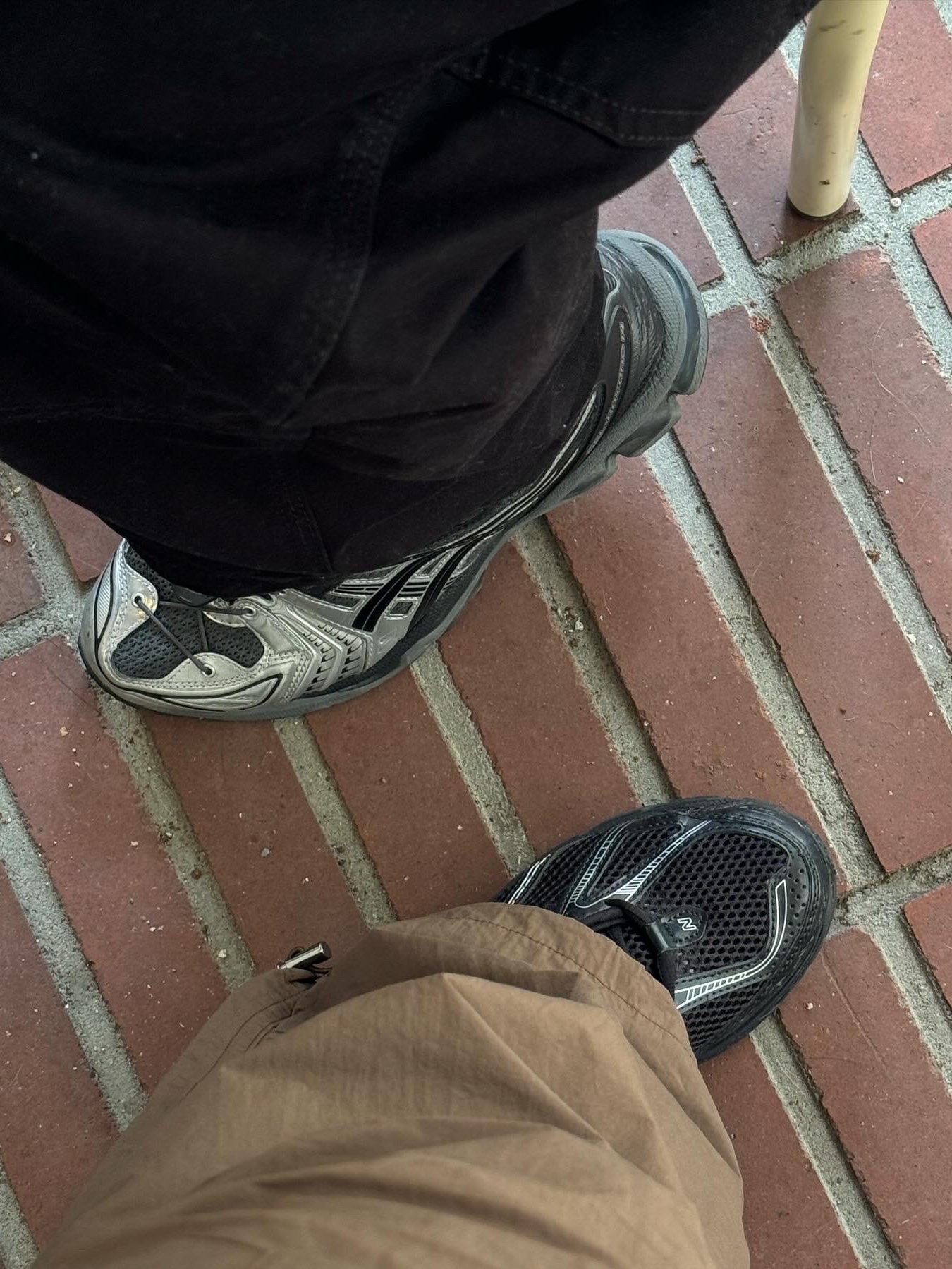 New Balance 1906R Black Silver Metallic, Asics x Unaffected Gel-Kayano 14 Silver Moon 착용 스타일